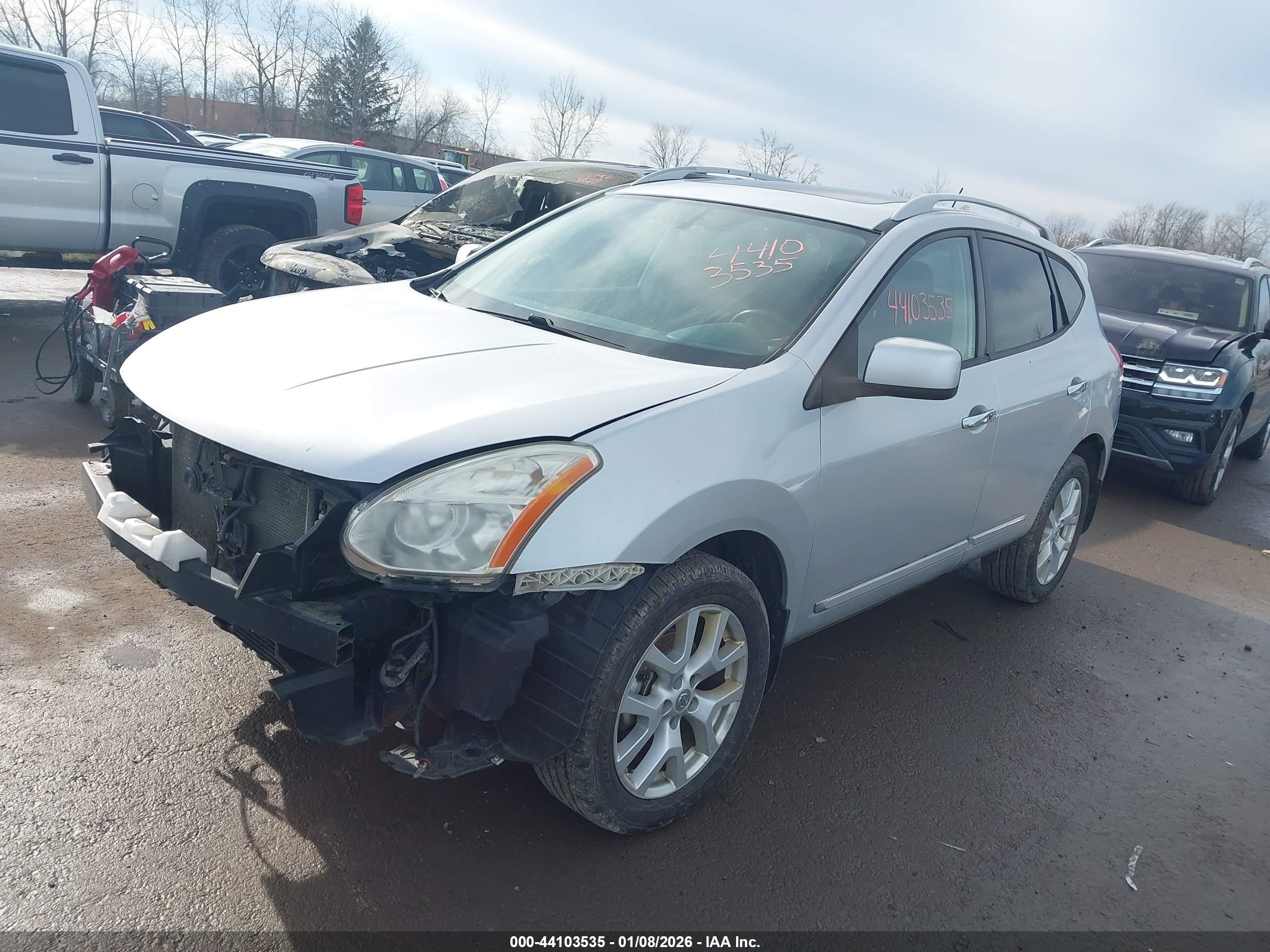 NISSAN ROGUE image 2