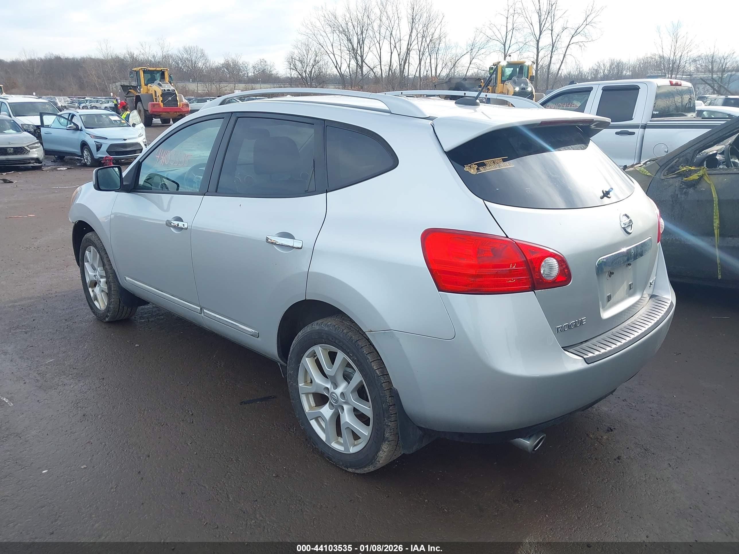 NISSAN ROGUE image 3