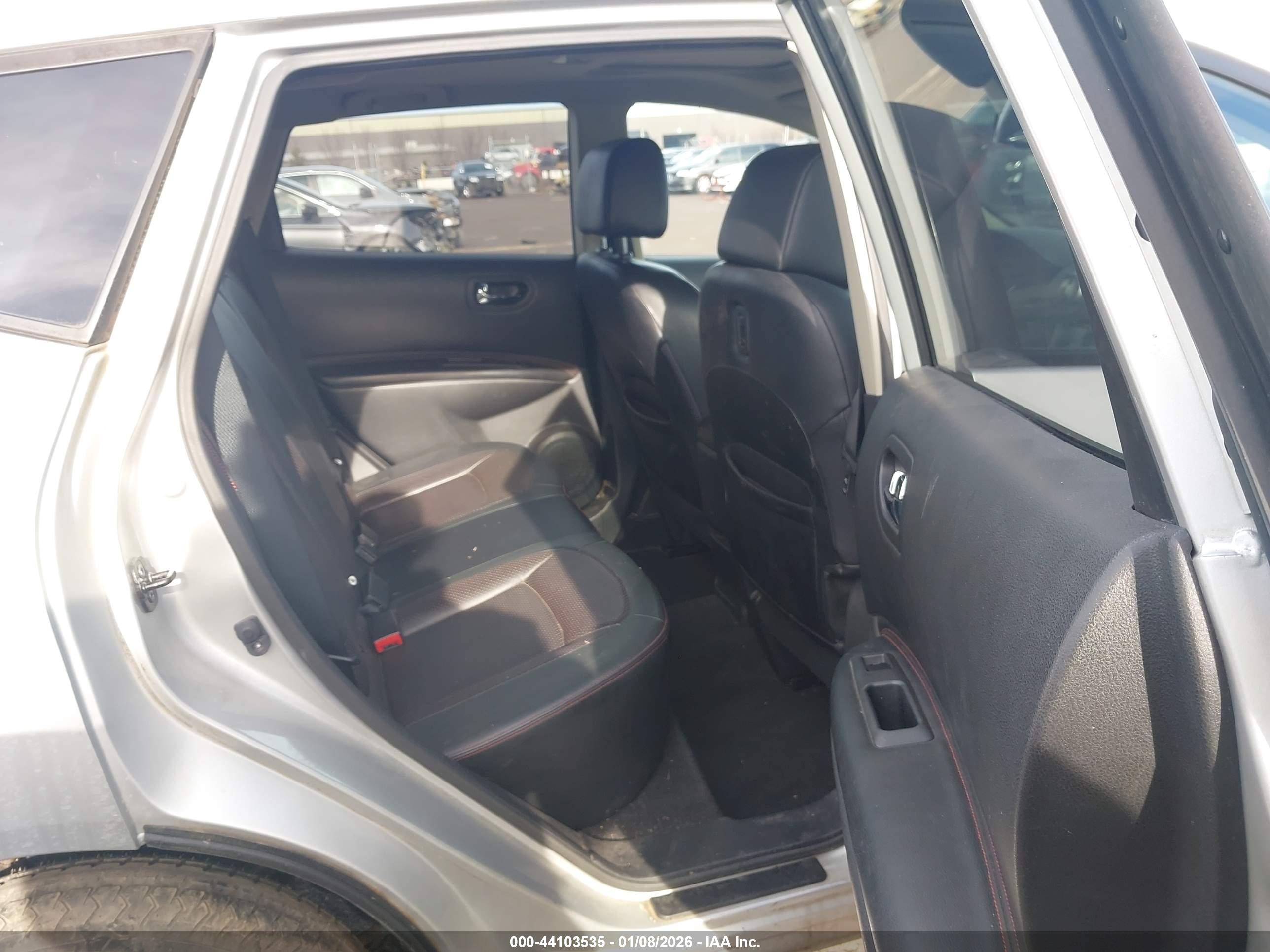 NISSAN ROGUE image 8