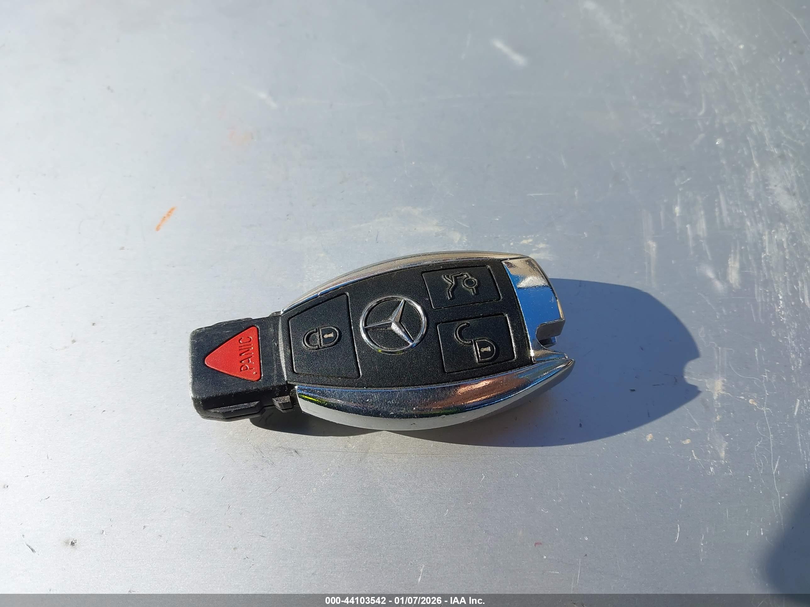MERCEDES-BENZ E image 11