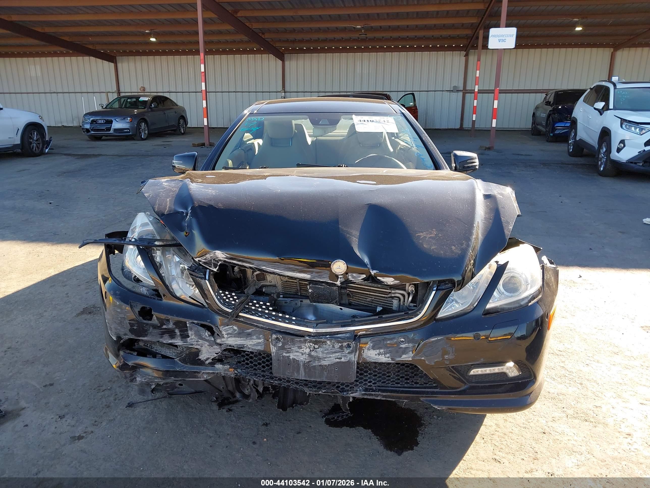 MERCEDES-BENZ E image 6