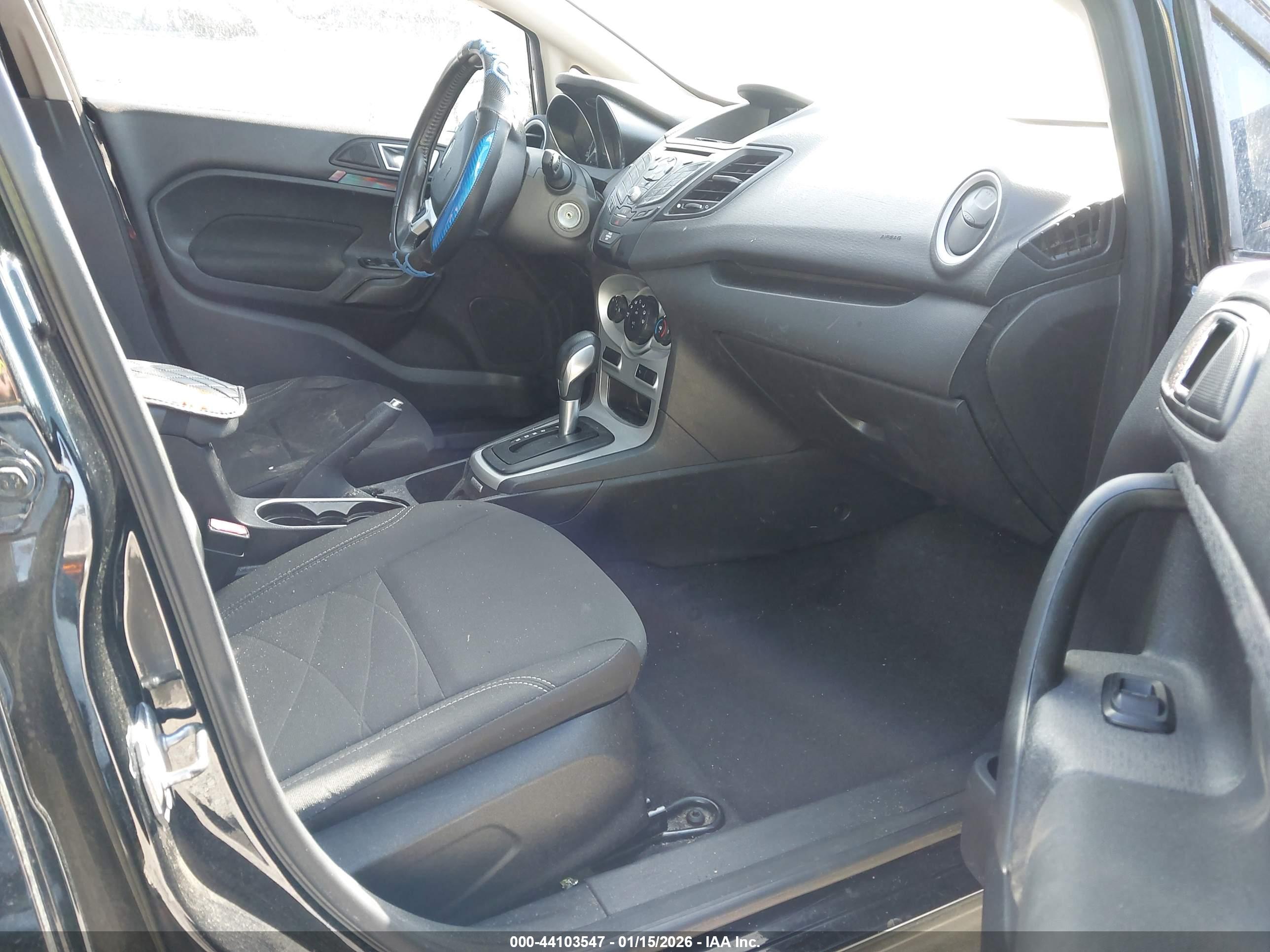 FORD FIESTA image 5