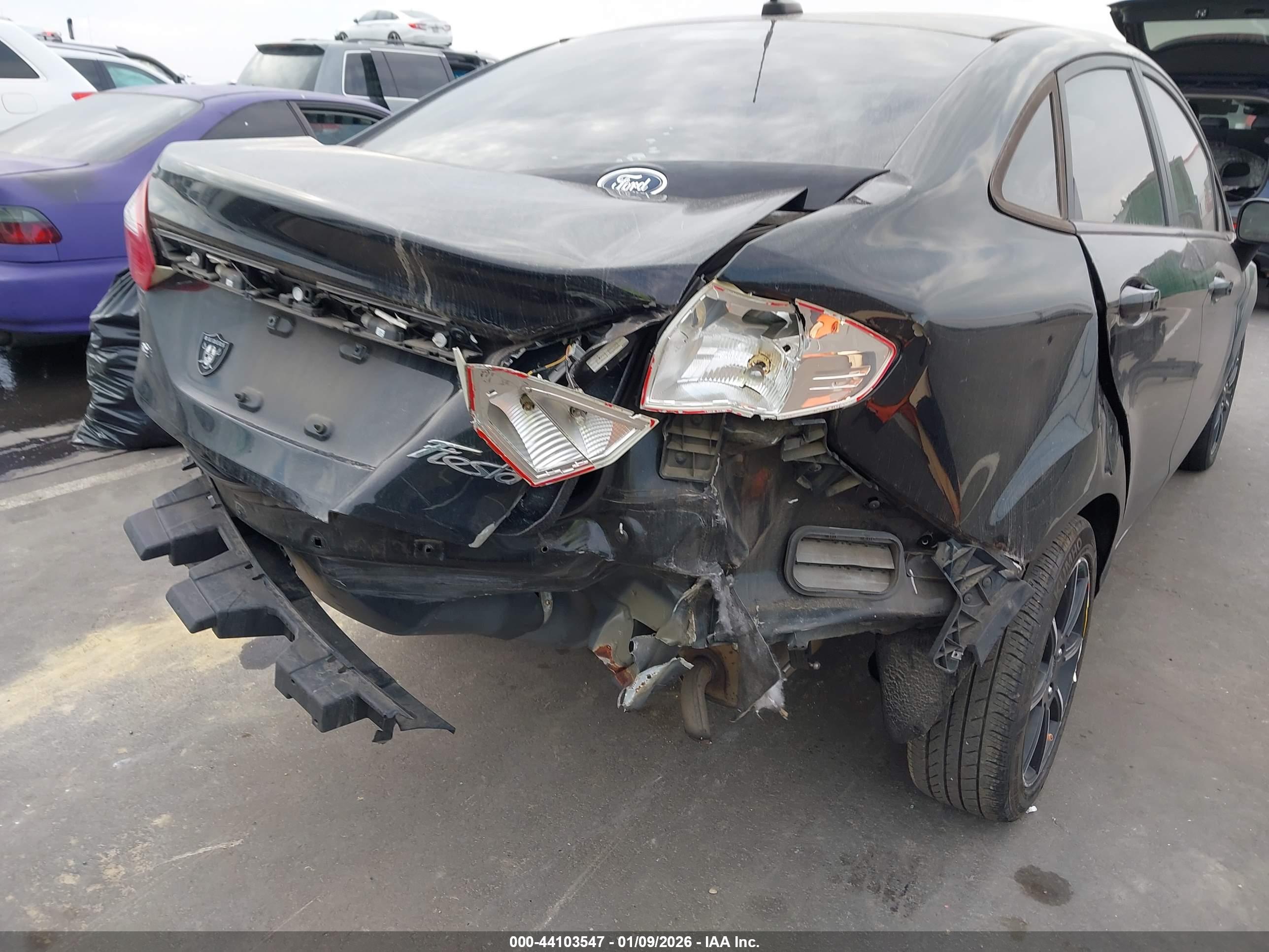 FORD FIESTA image 6