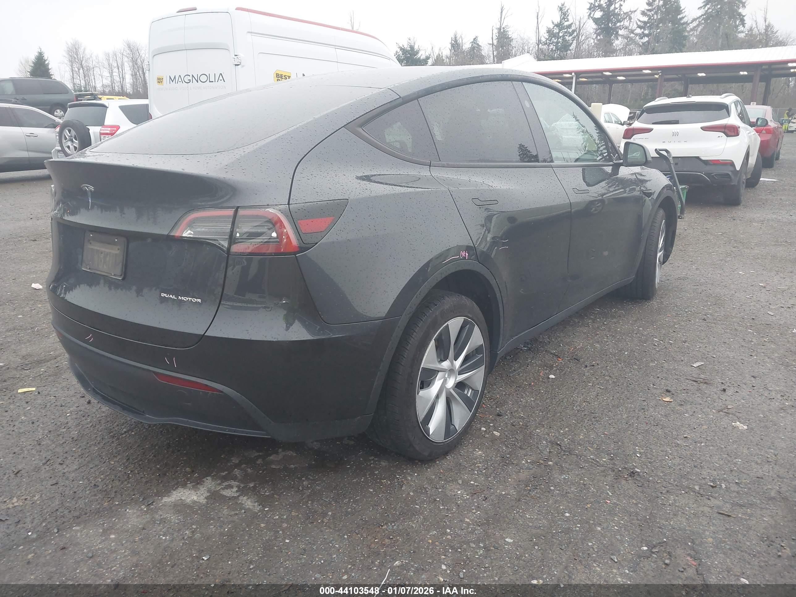 TESLA MODEL image 4