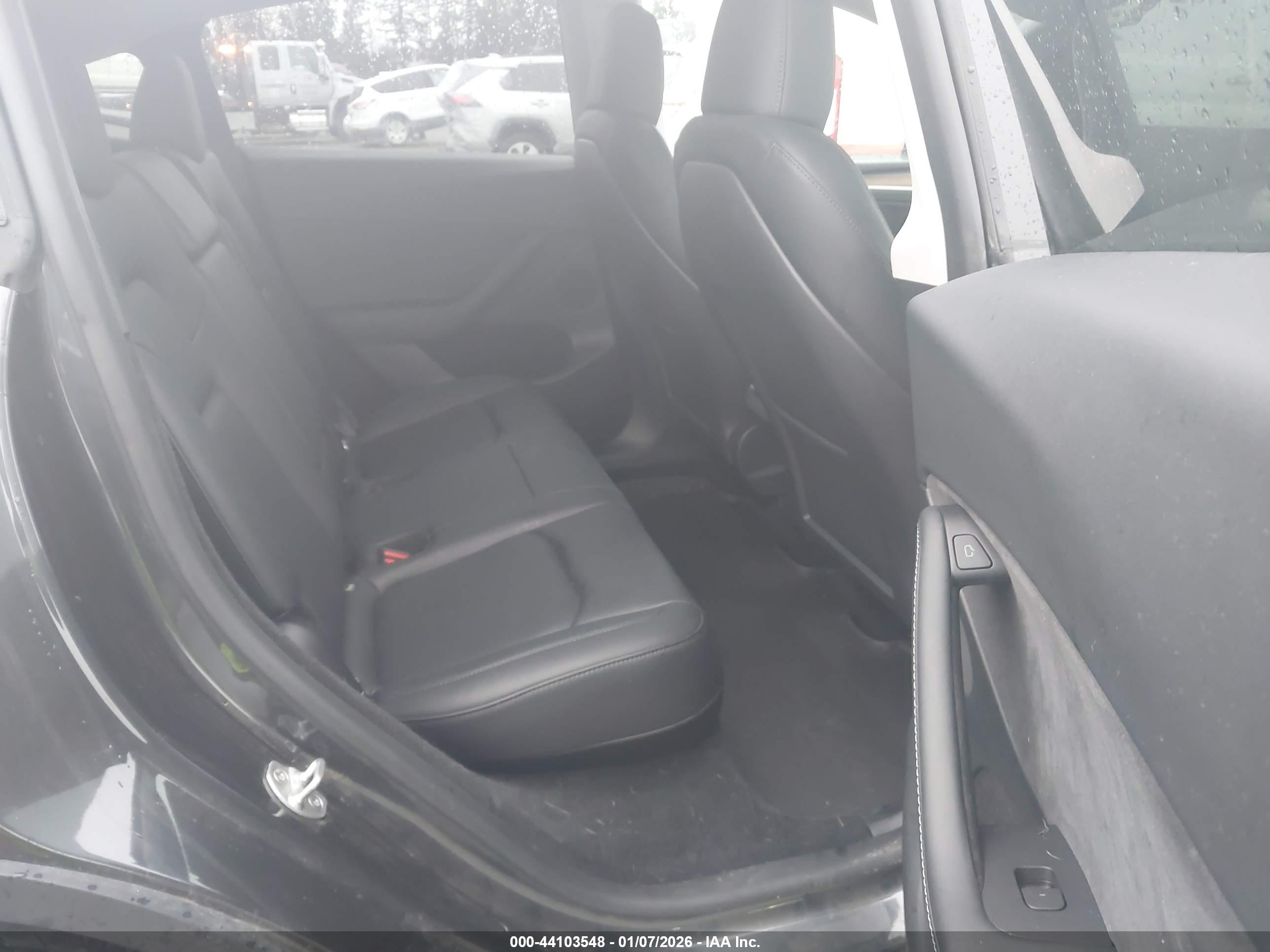 TESLA MODEL image 8