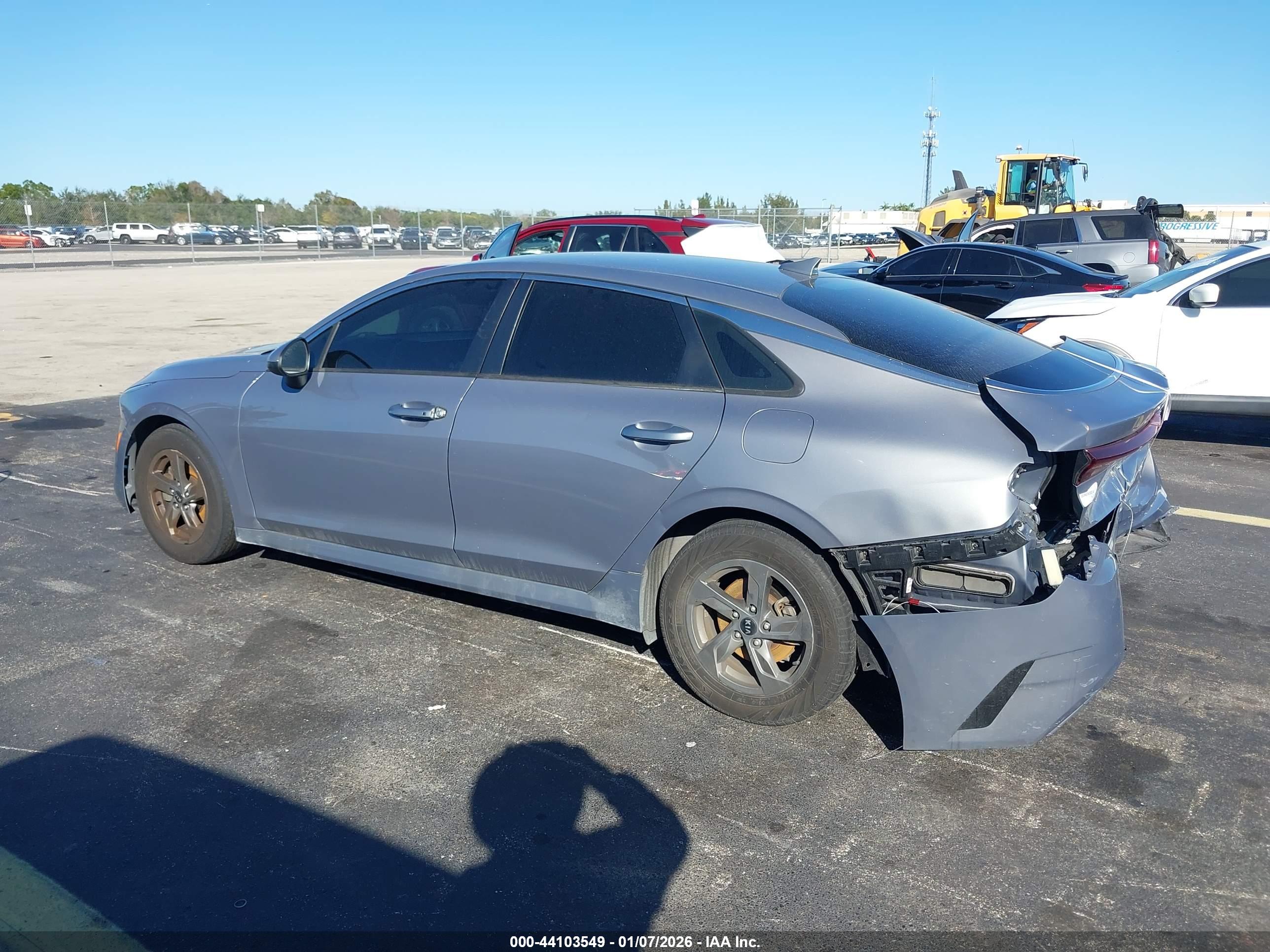 KIA K5 image 3