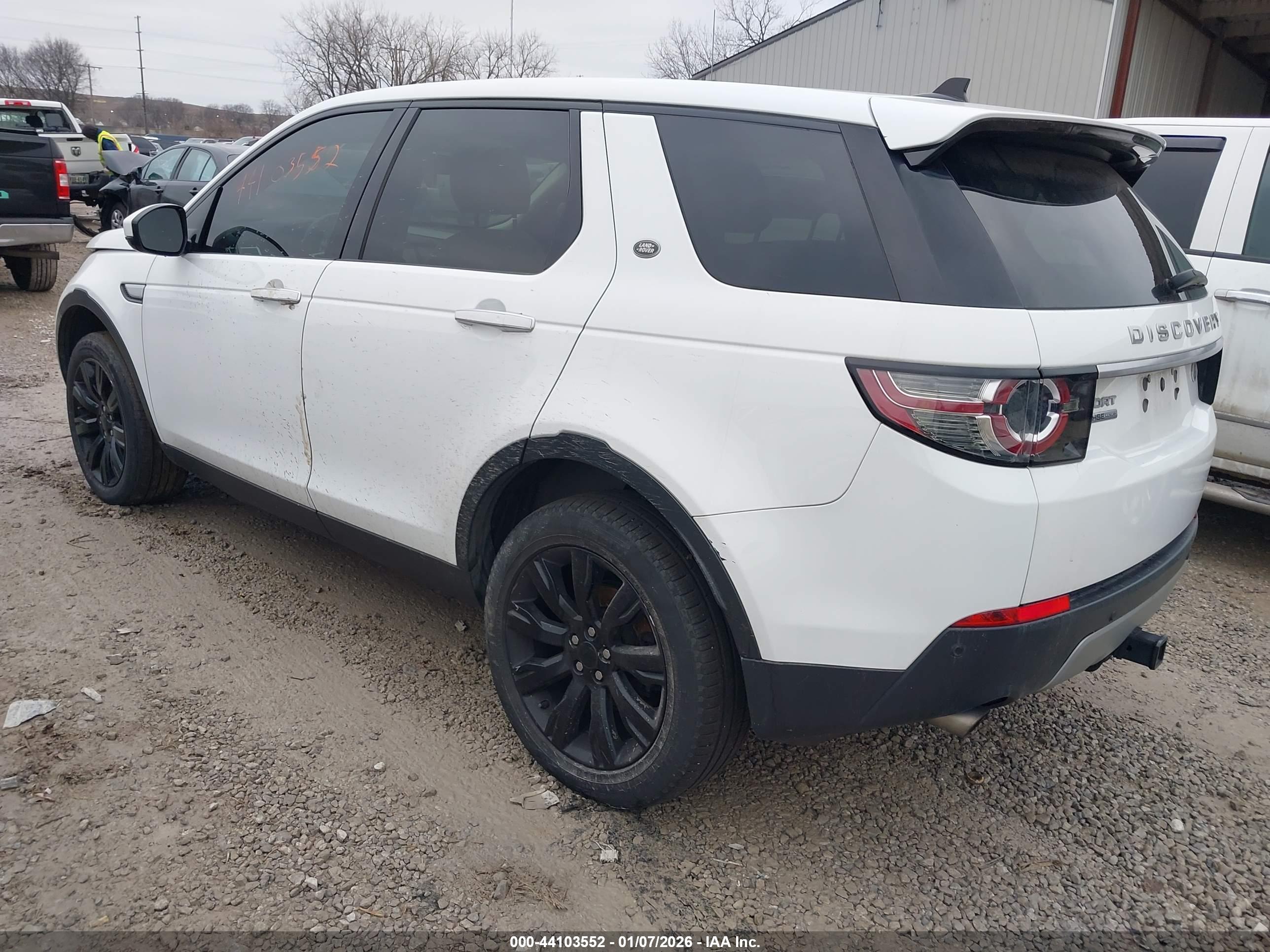 LAND ROVER image 3