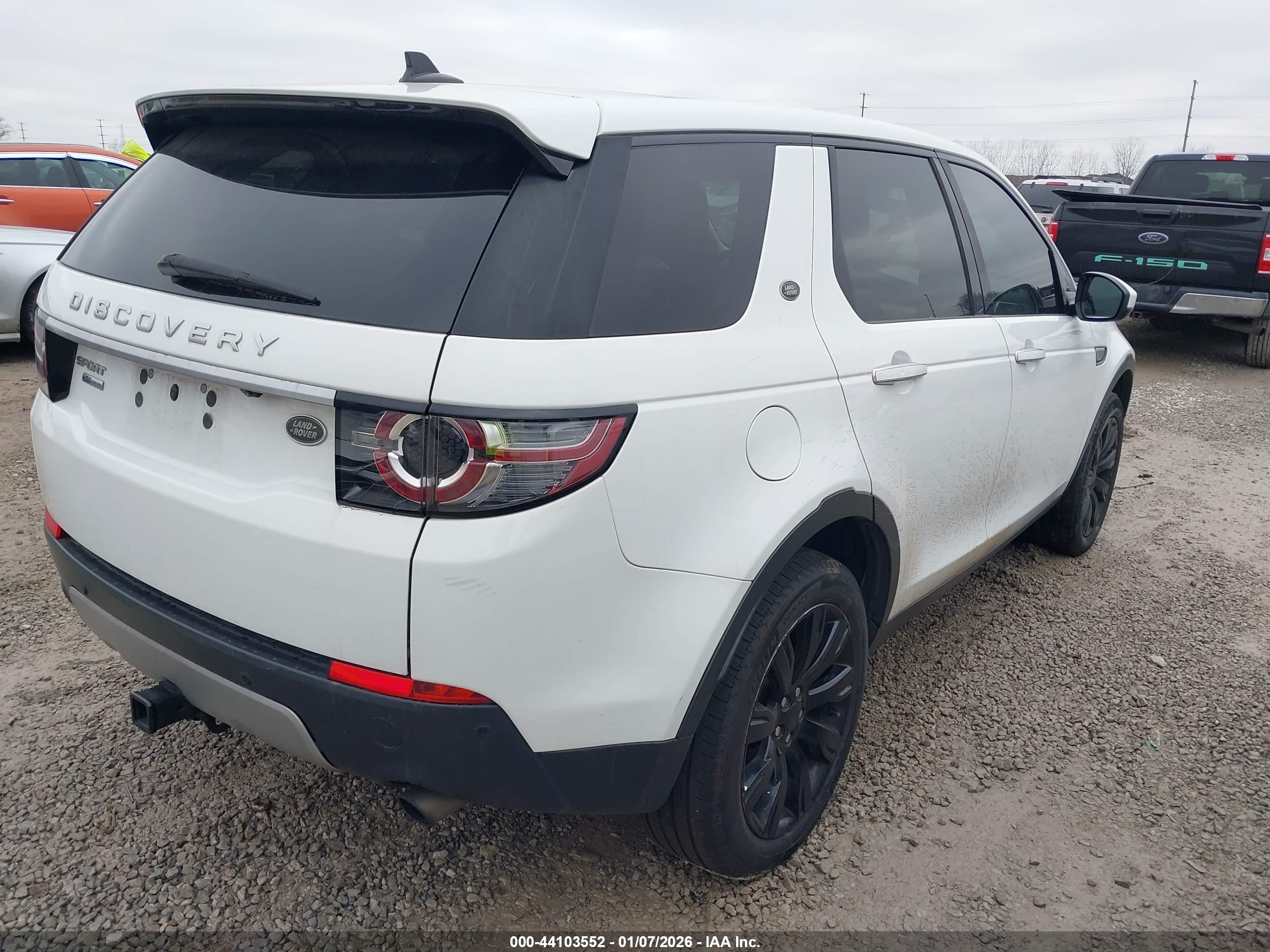 LAND ROVER image 4