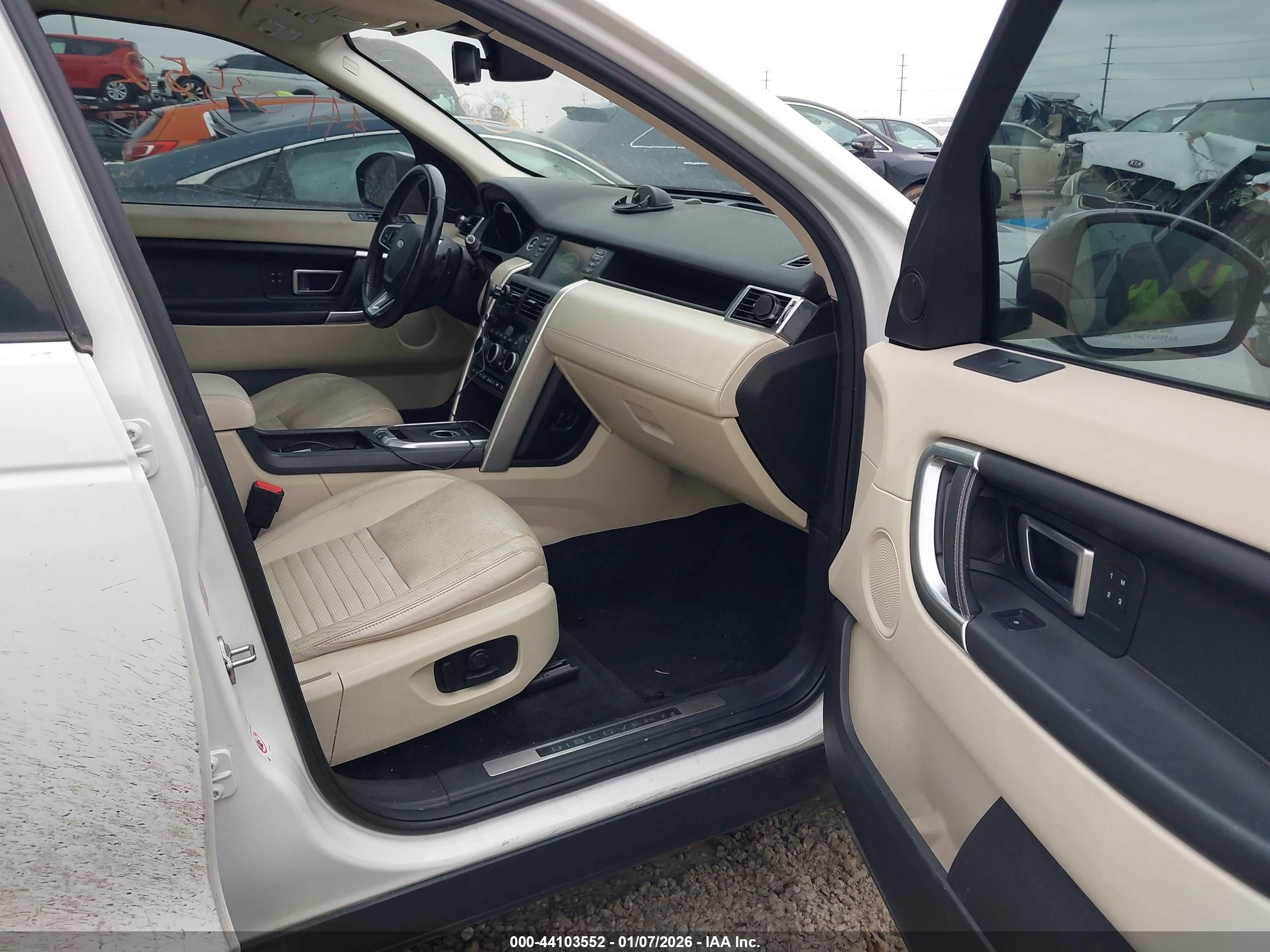 LAND ROVER image 5