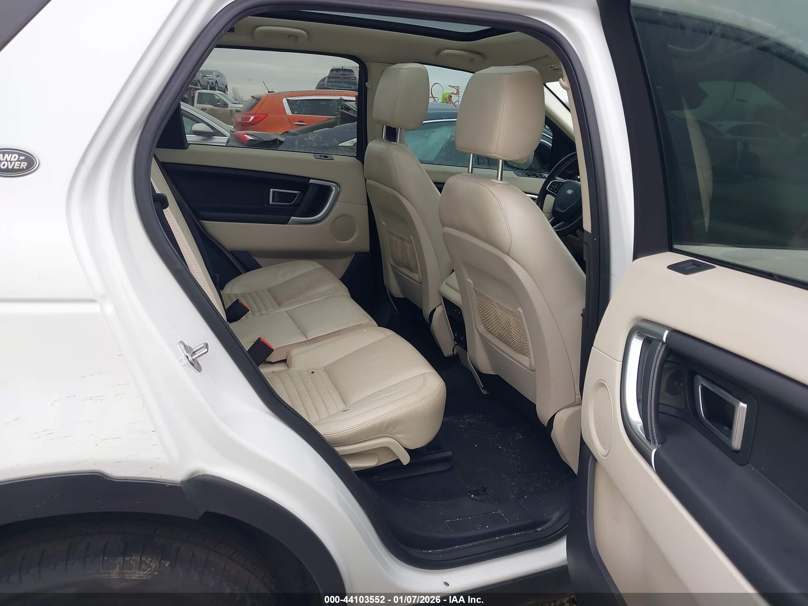 LAND ROVER image 8