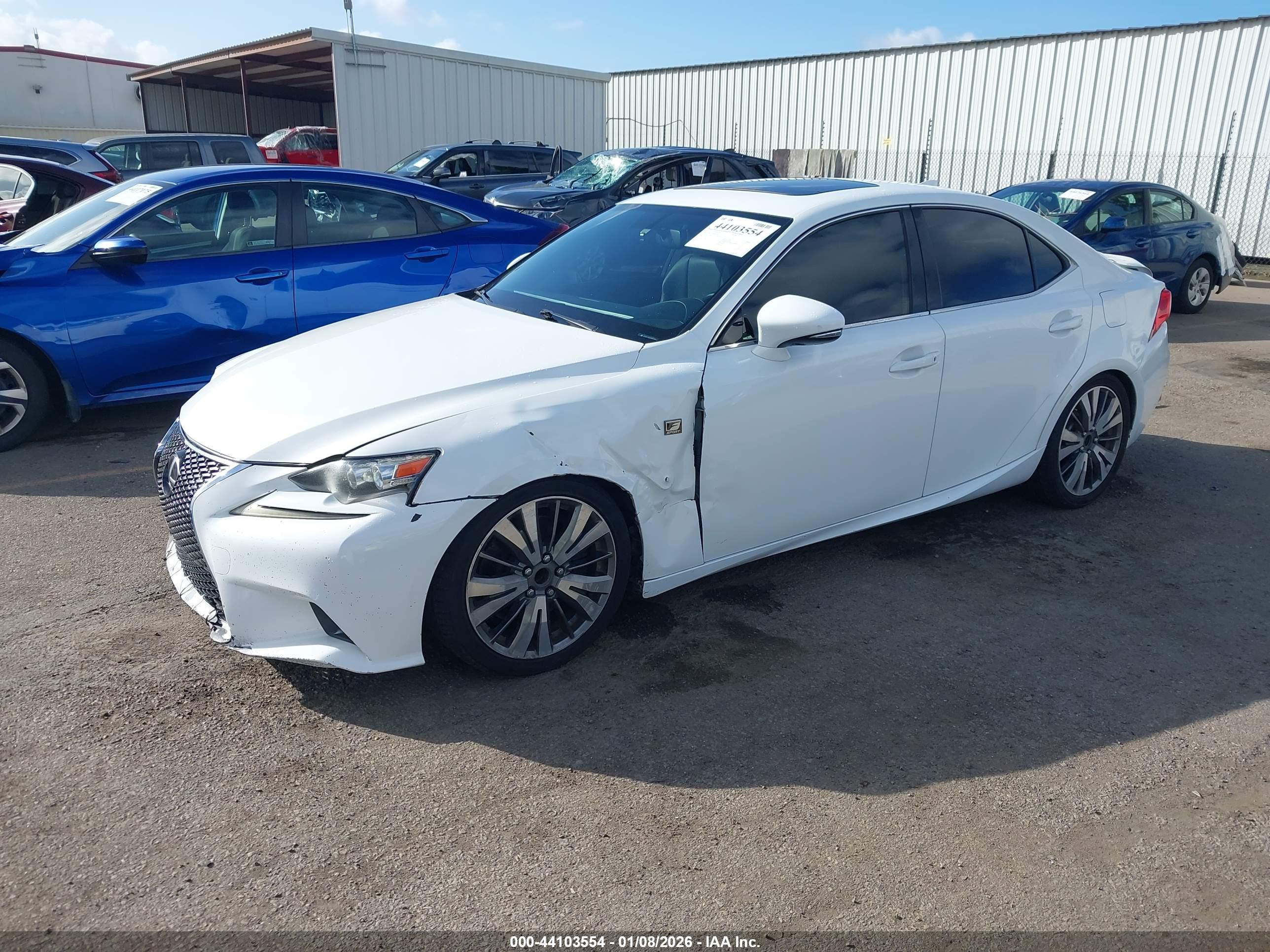 LEXUS IS image 2