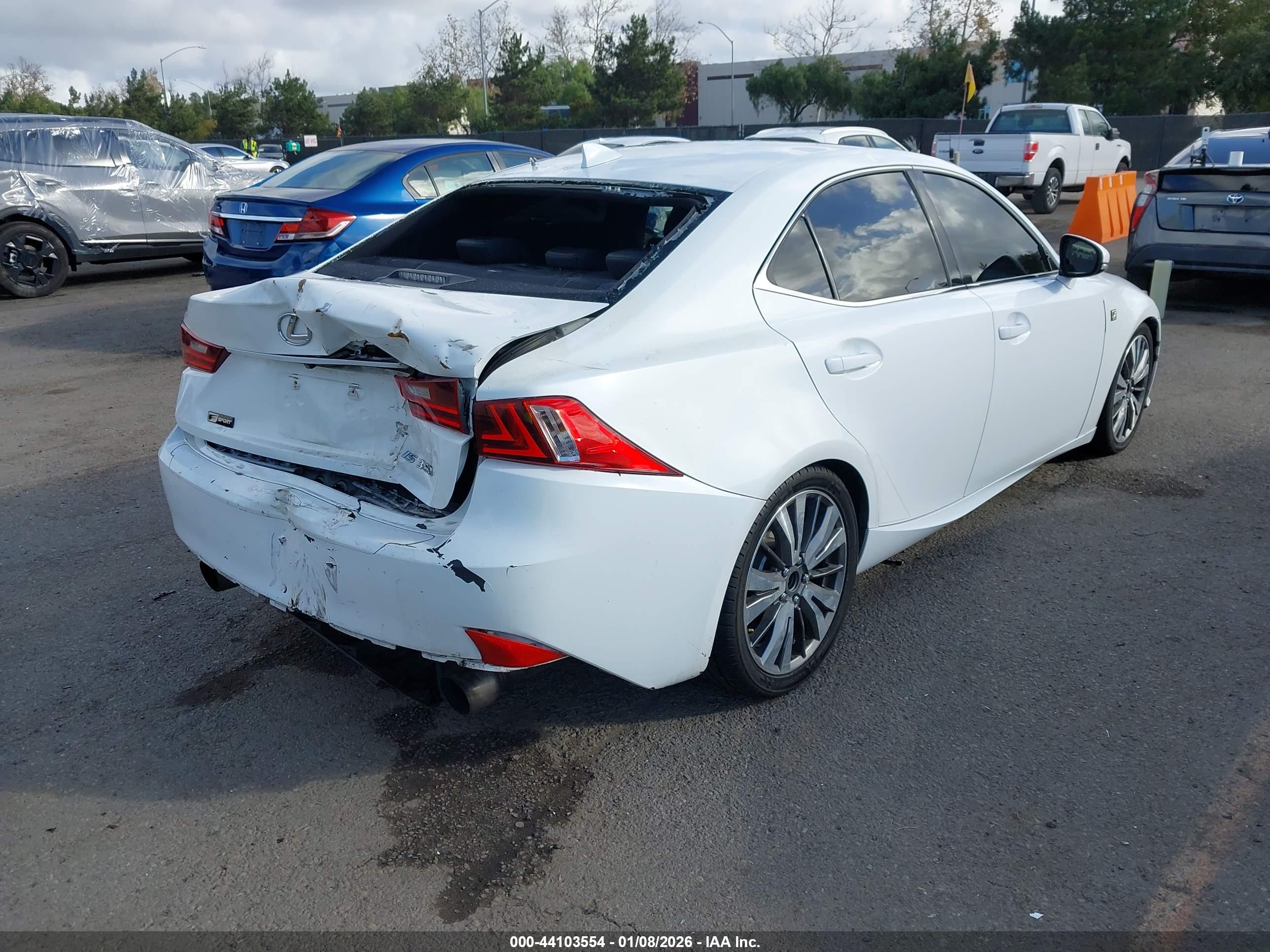 LEXUS IS image 4