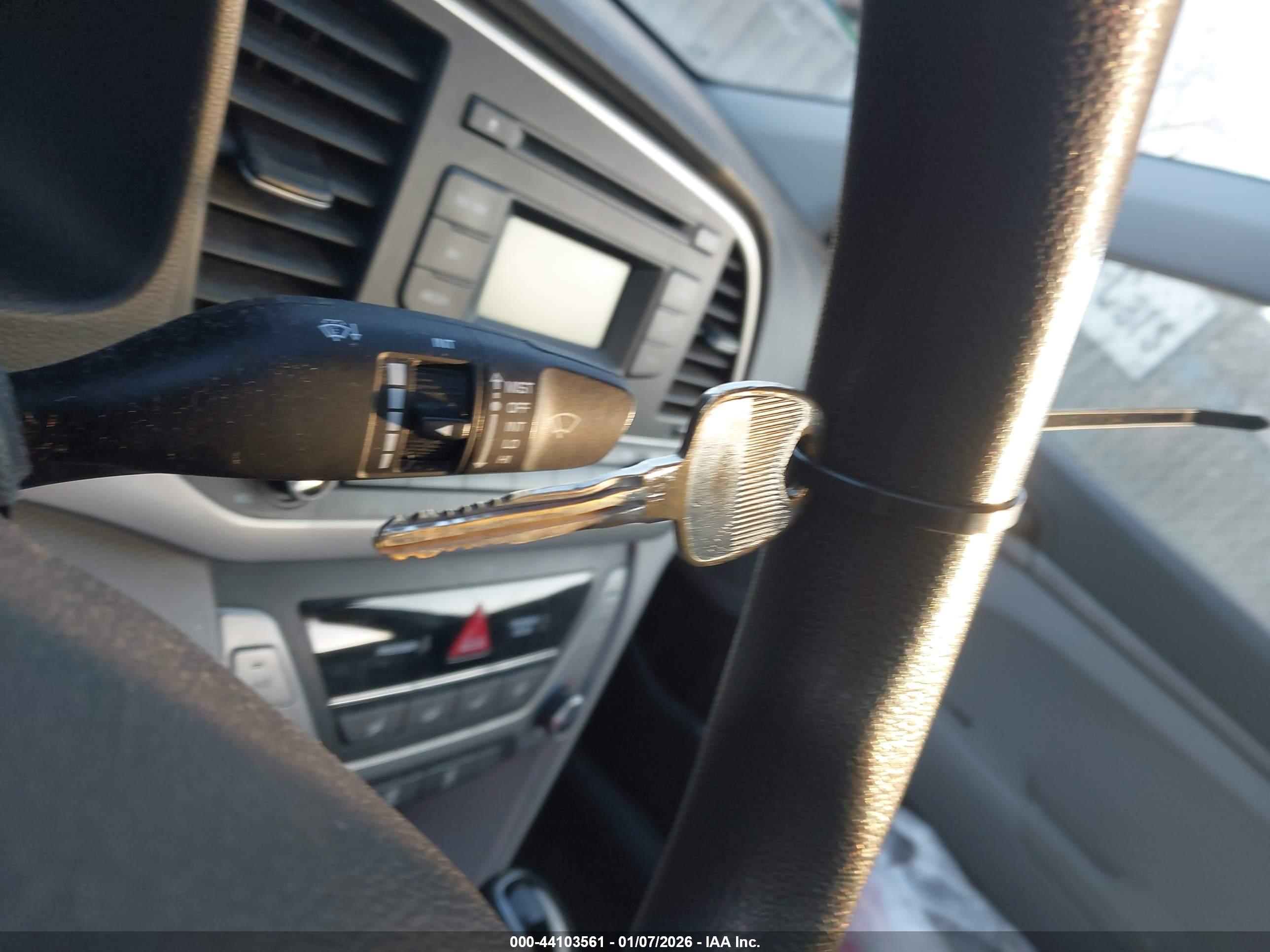 HYUNDAI ELANTRA image 11