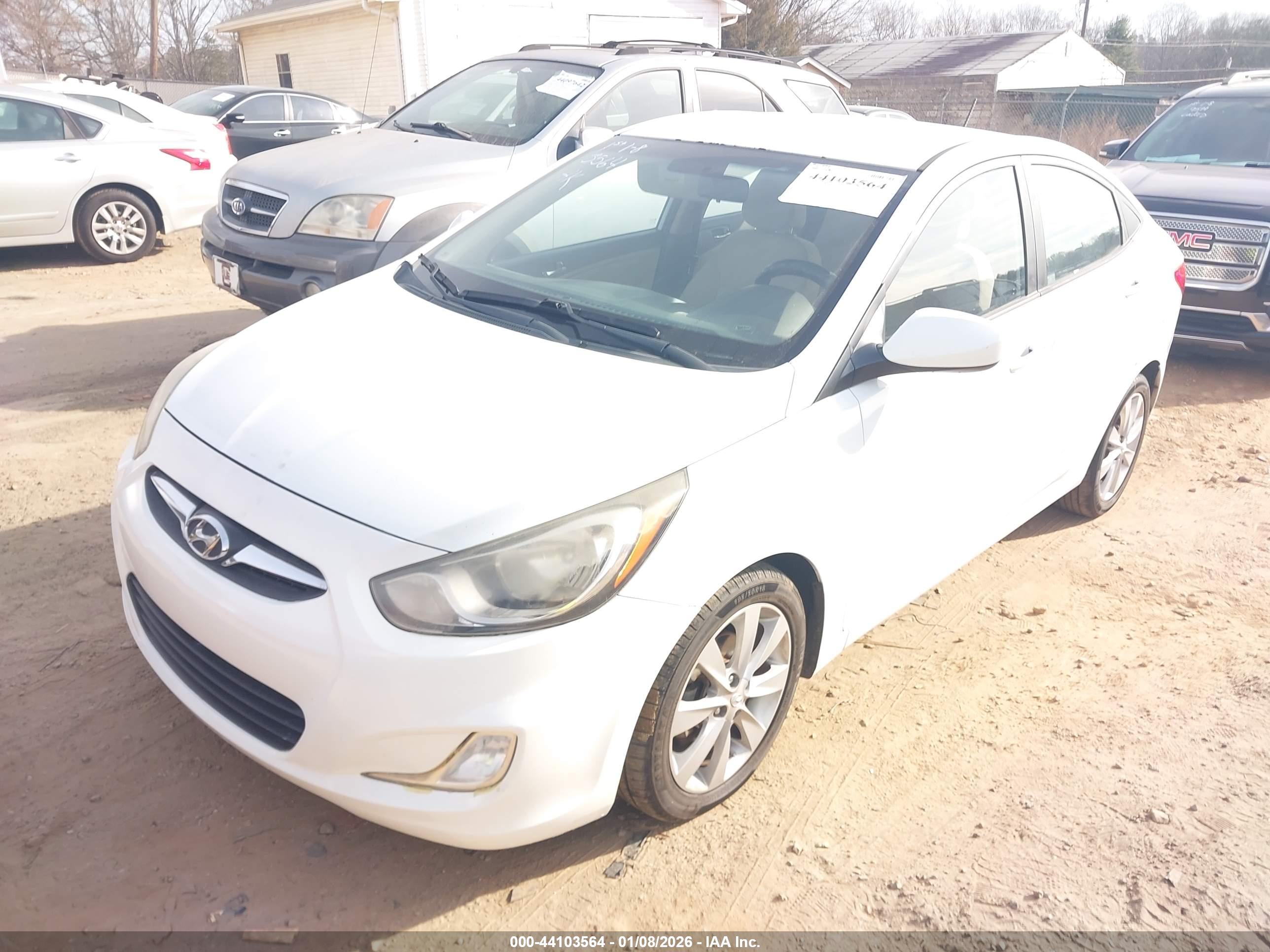 HYUNDAI ACCENT image 2