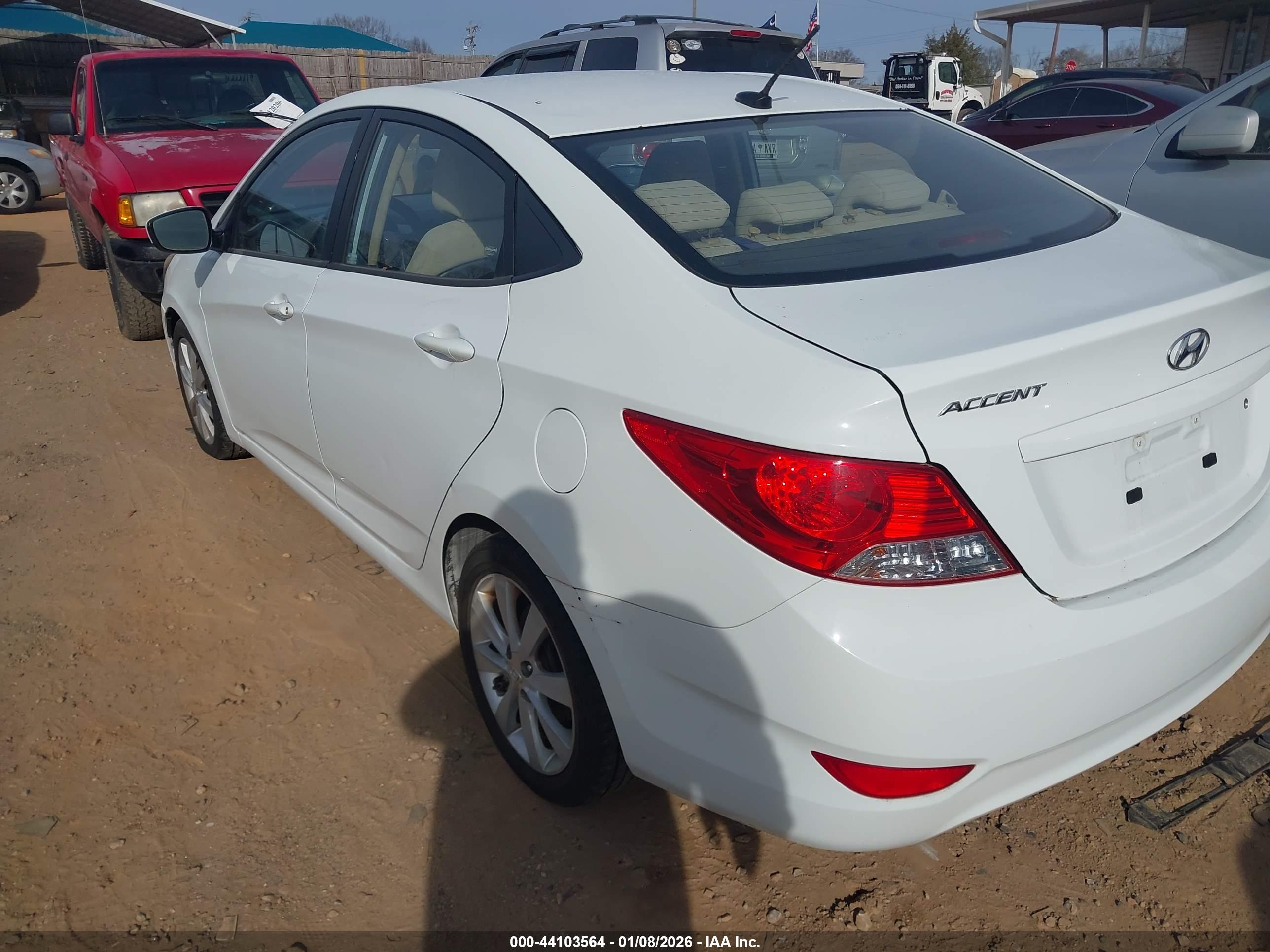 HYUNDAI ACCENT image 3