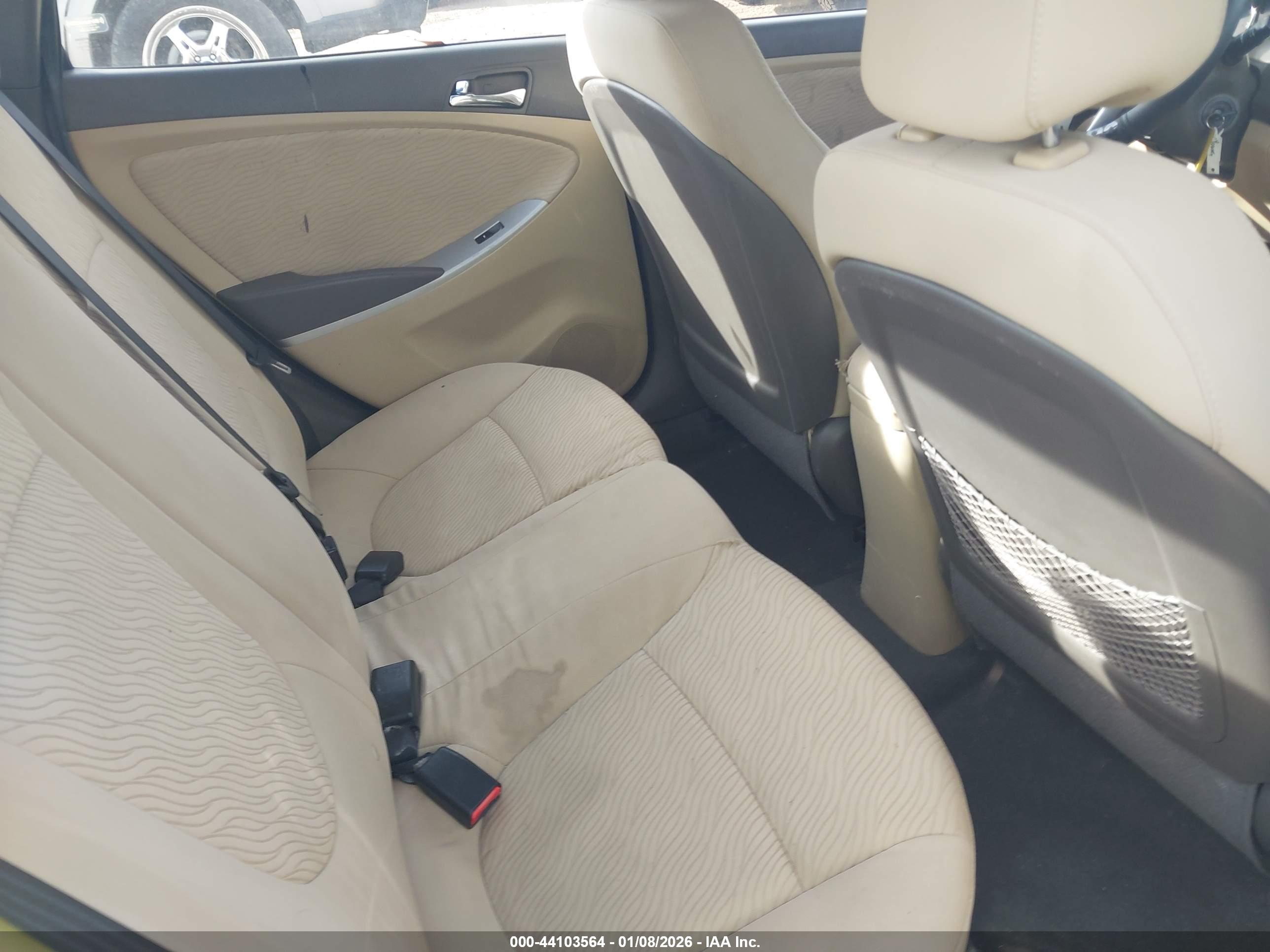HYUNDAI ACCENT image 8