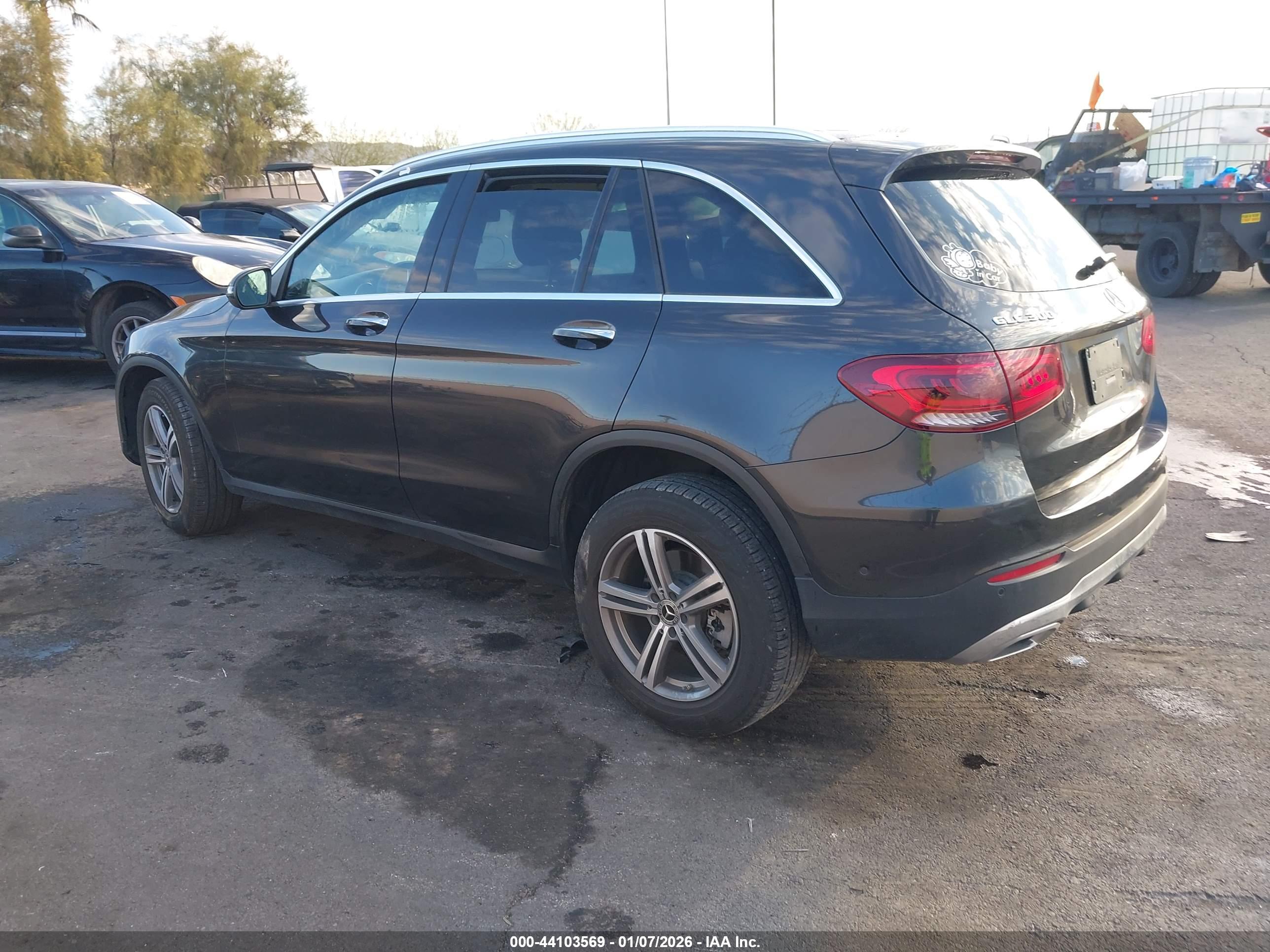 MERCEDES-BENZ GLC image 3