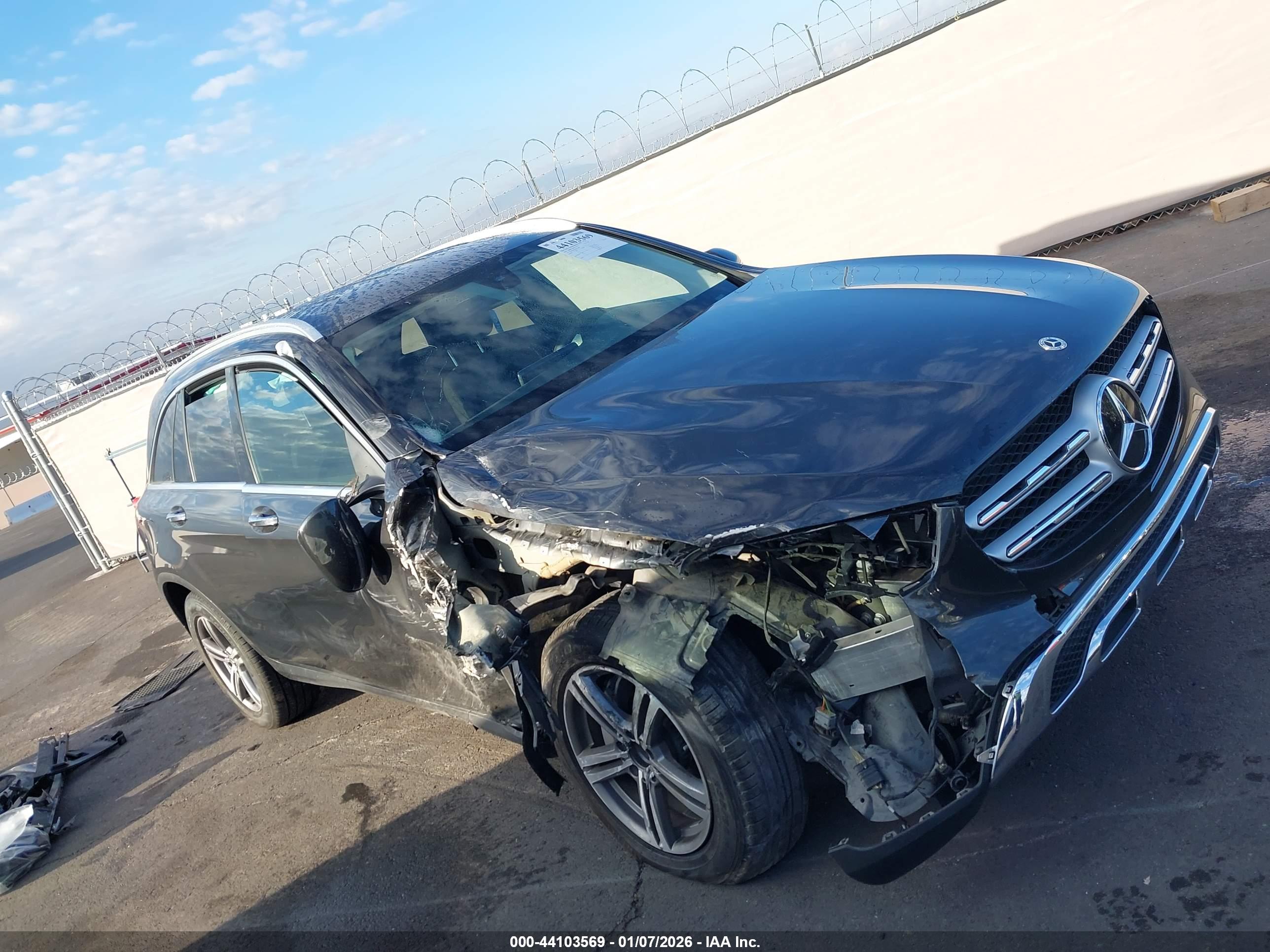 MERCEDES-BENZ GLC image 6