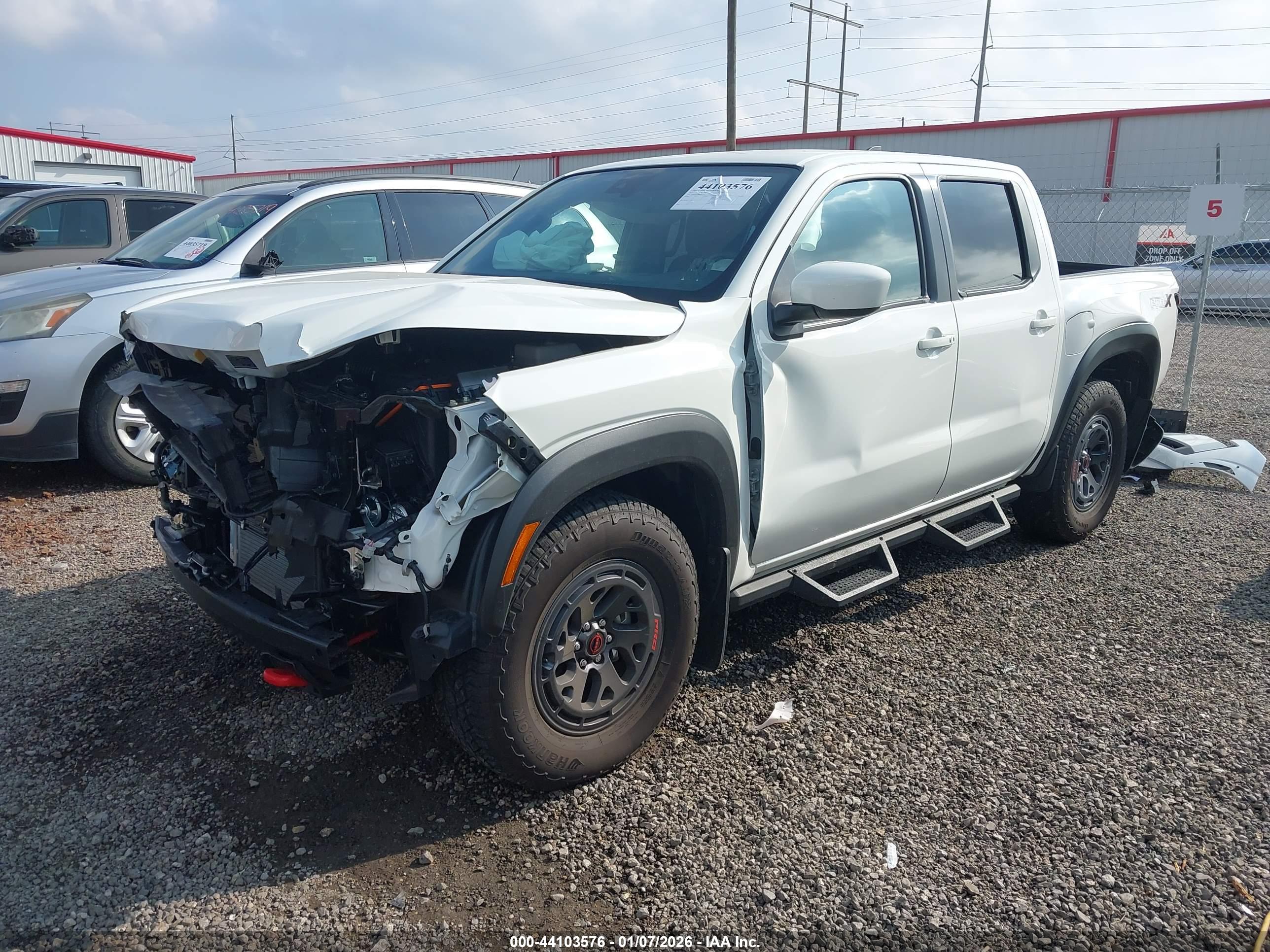 NISSAN FRONTIER image 2