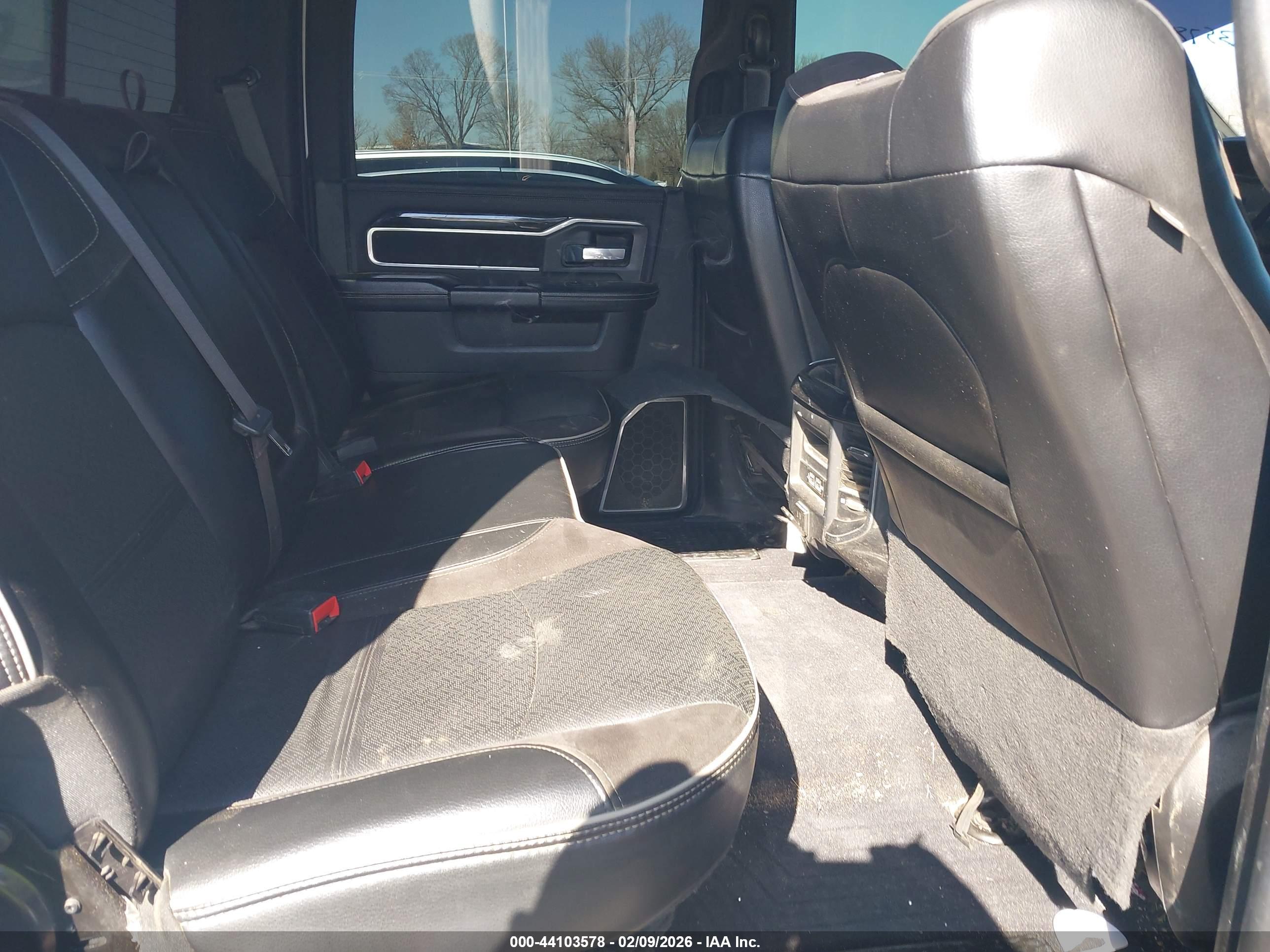 RAM 2500 image 8