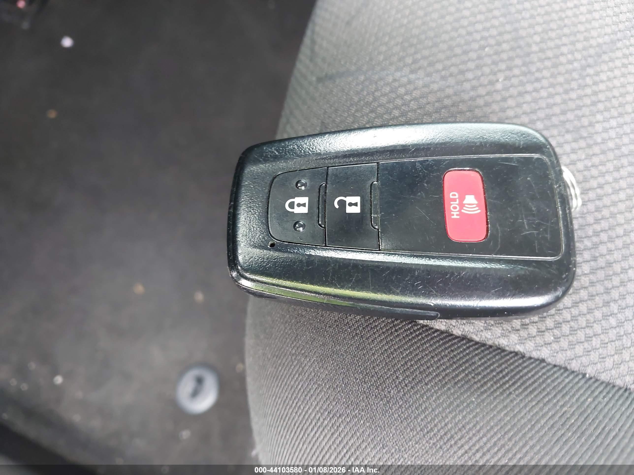 TOYOTA RAV4 image 11