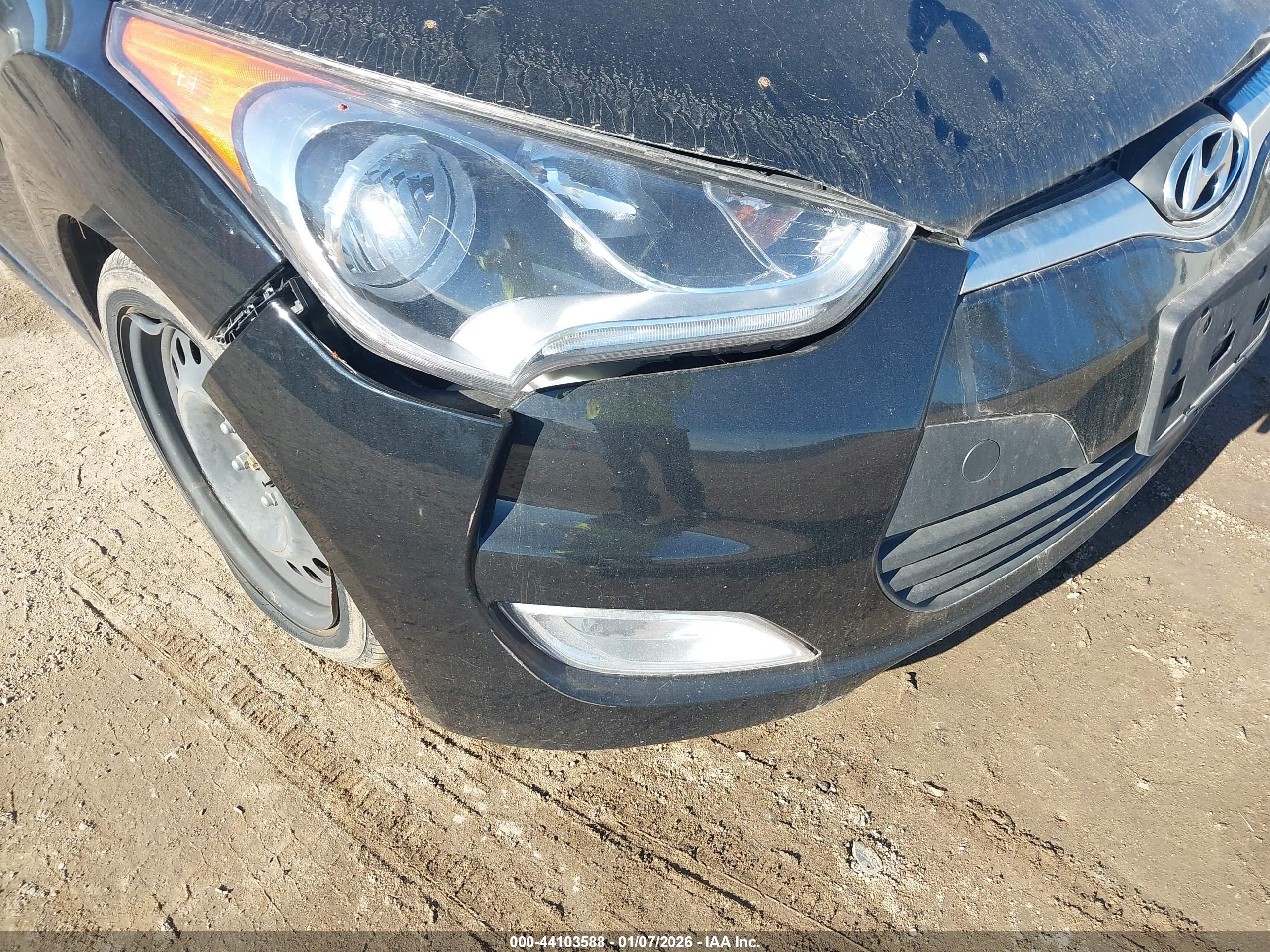 HYUNDAI VELOSTER image 6