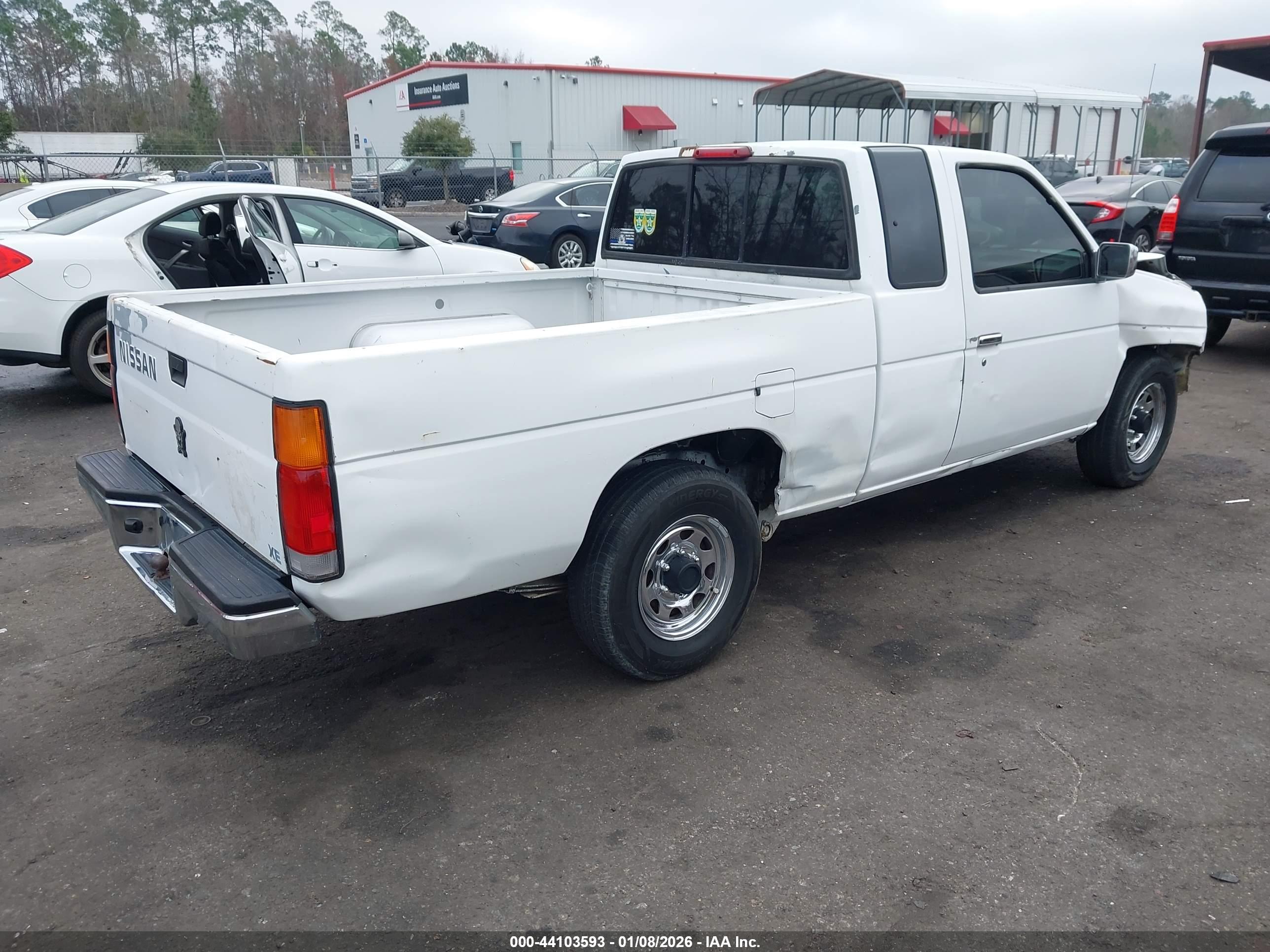 NISSAN TRUCK image 4