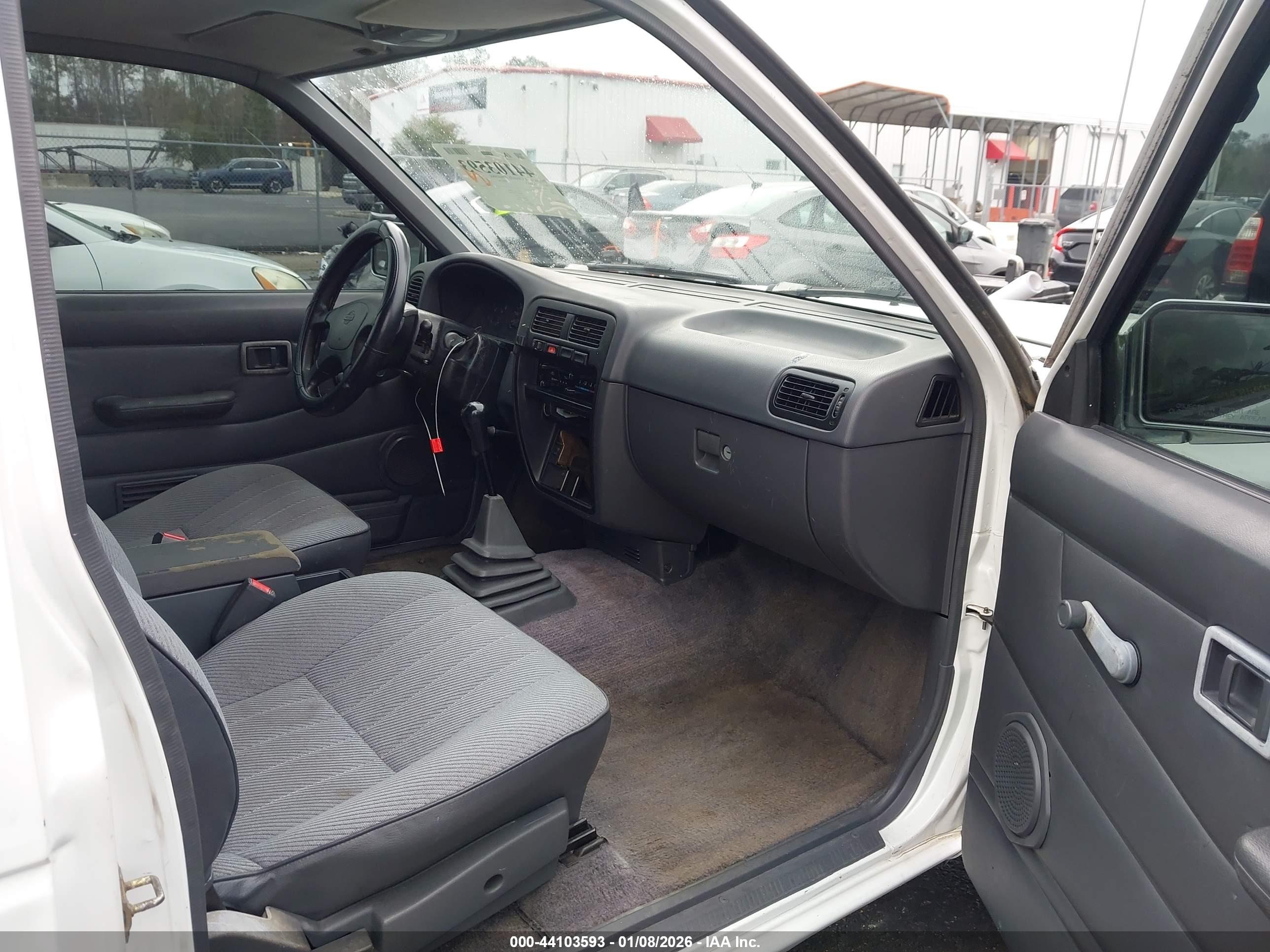 NISSAN TRUCK image 5