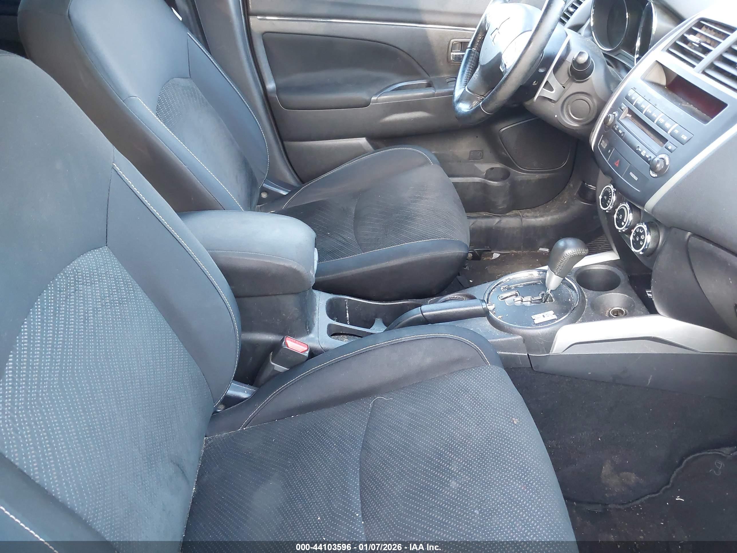 MITSUBISHI OUTLANDER image 5