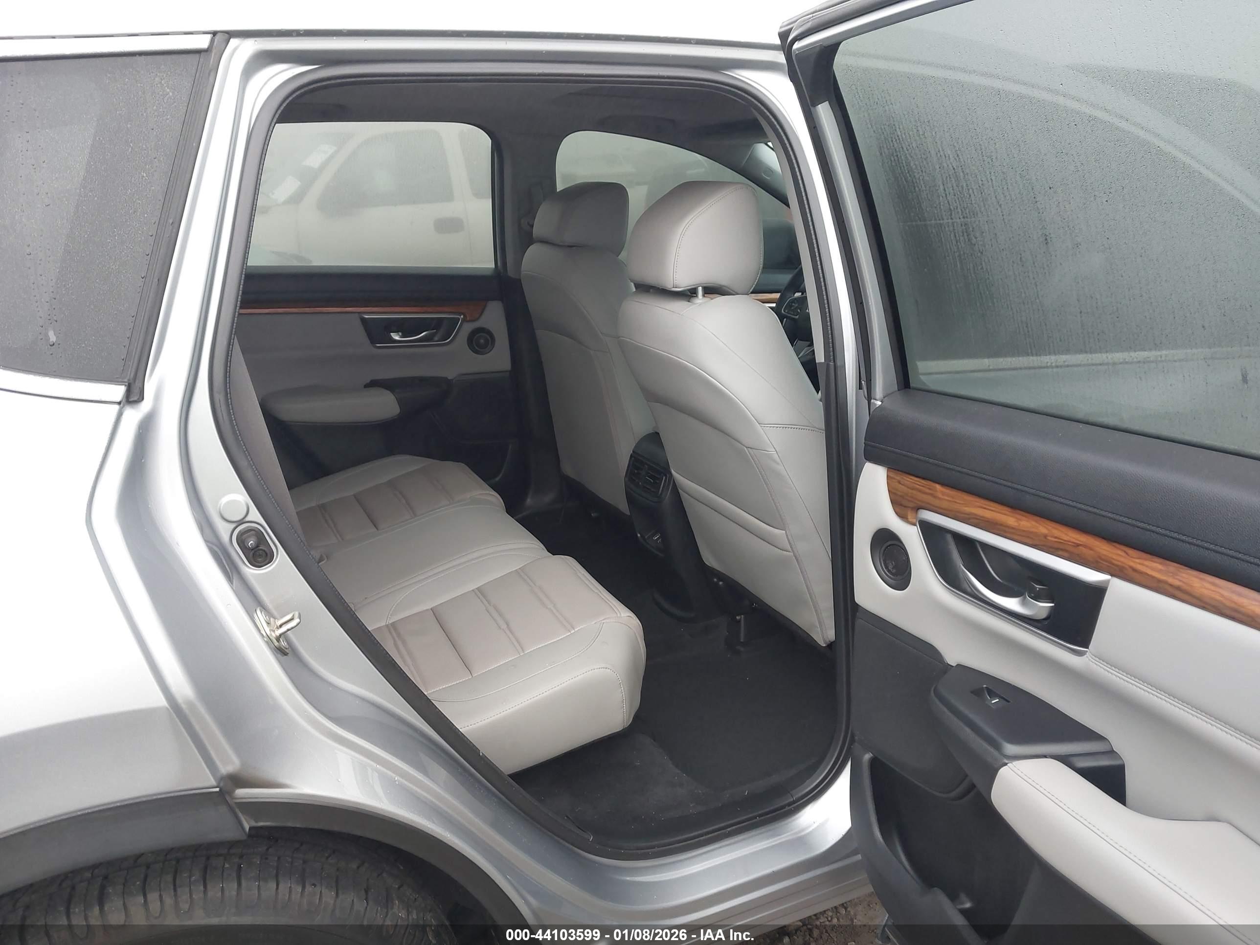 HONDA CR-V image 8