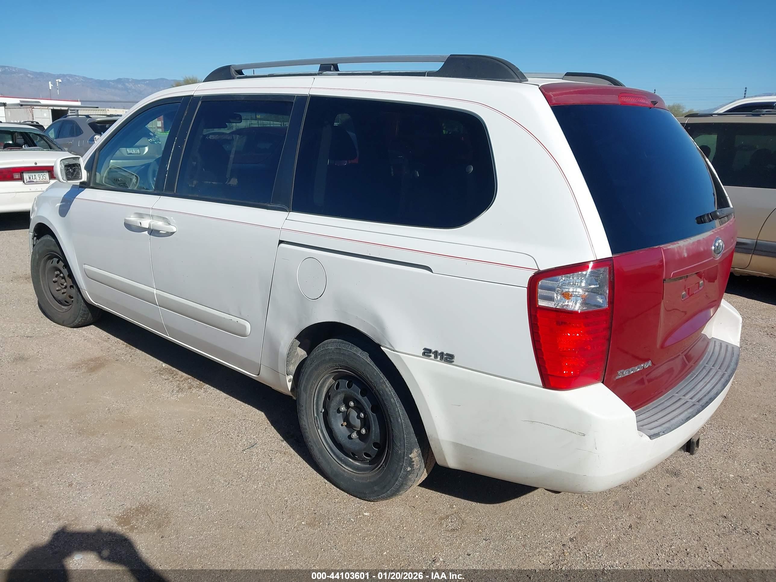 KIA SEDONA image 3