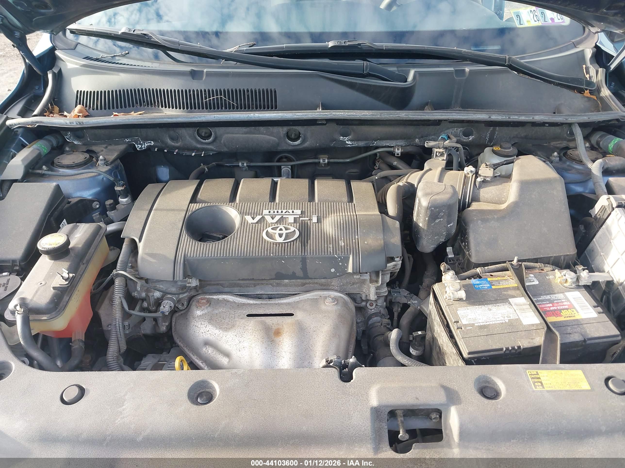 TOYOTA RAV4 image 10