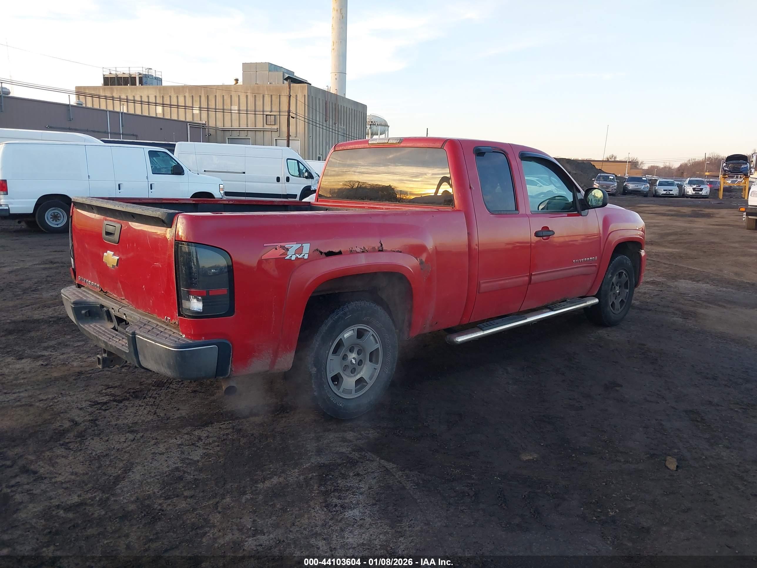CHEVROLET SILVERADO image 4