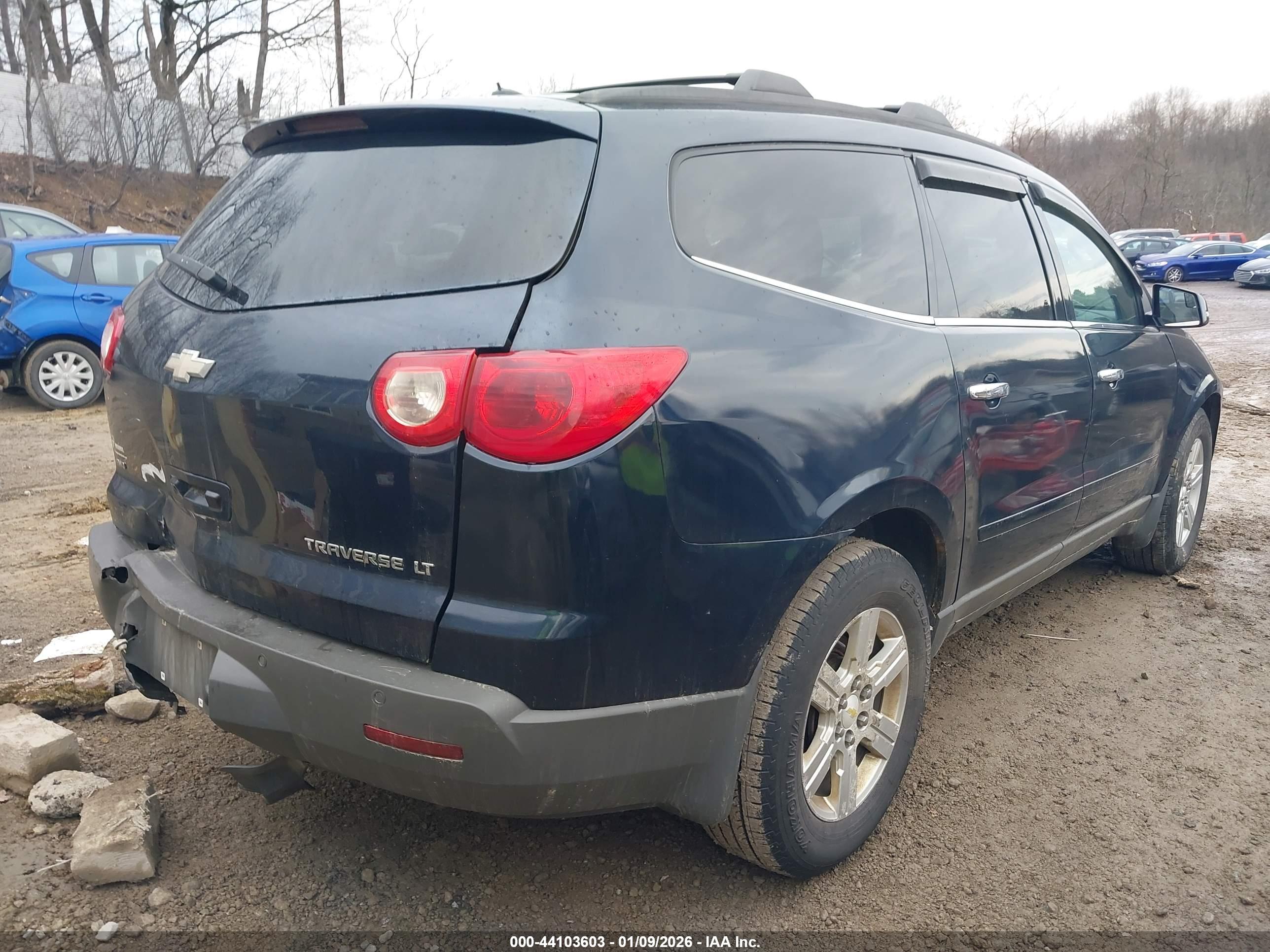 CHEVROLET TRAVERSE image 4