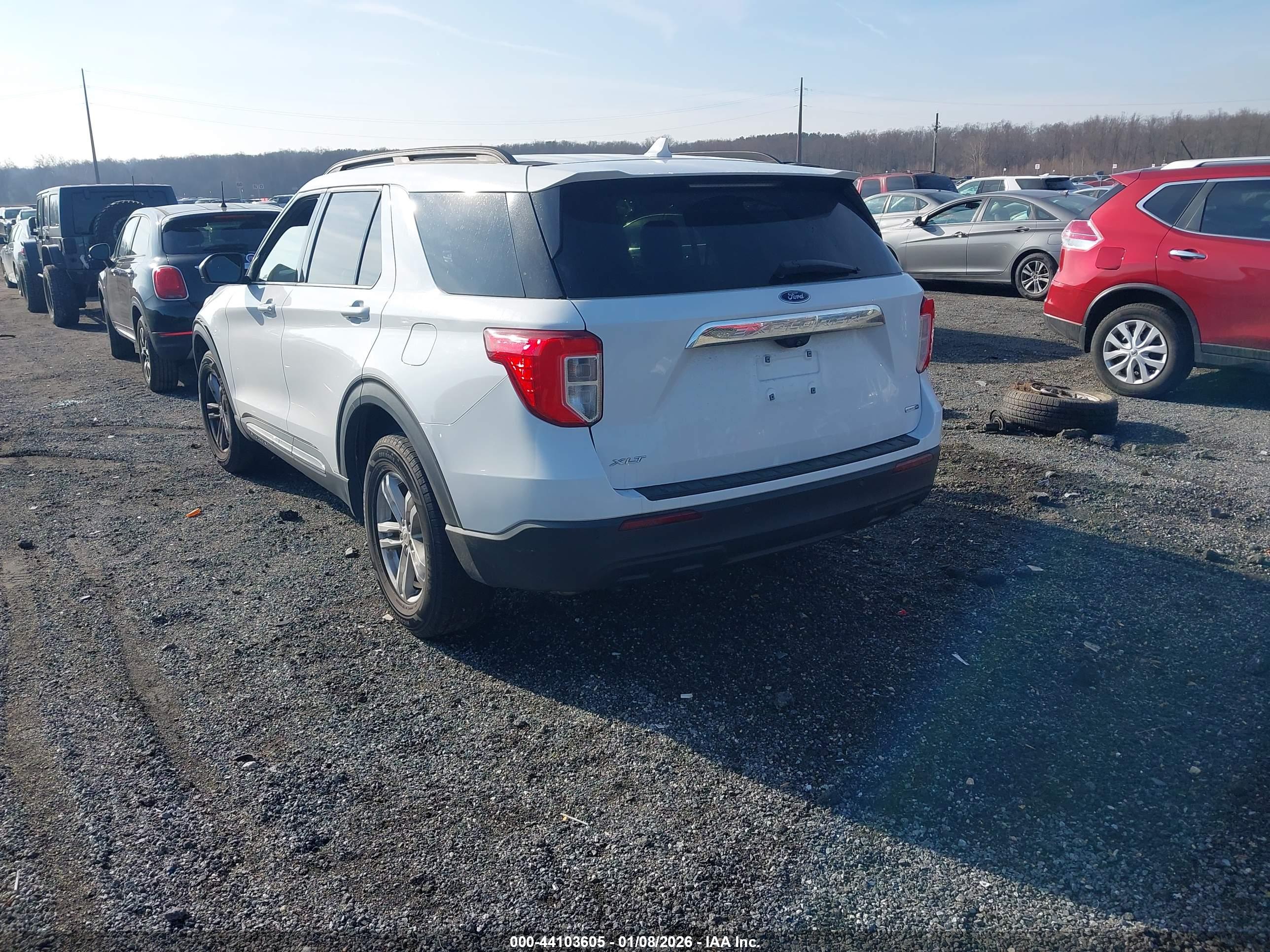 FORD EXPLORER image 3