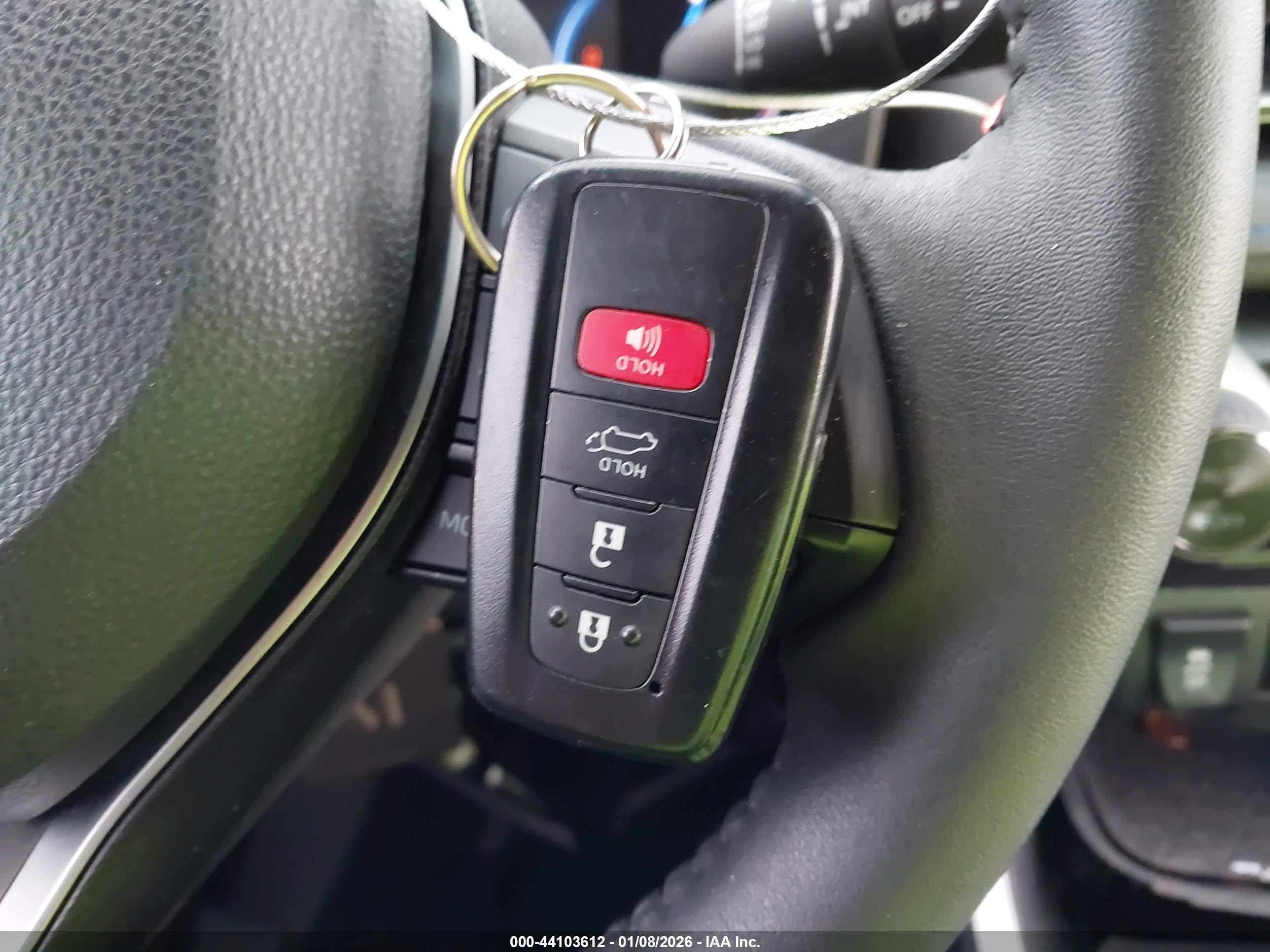 TOYOTA RAV4 image 11