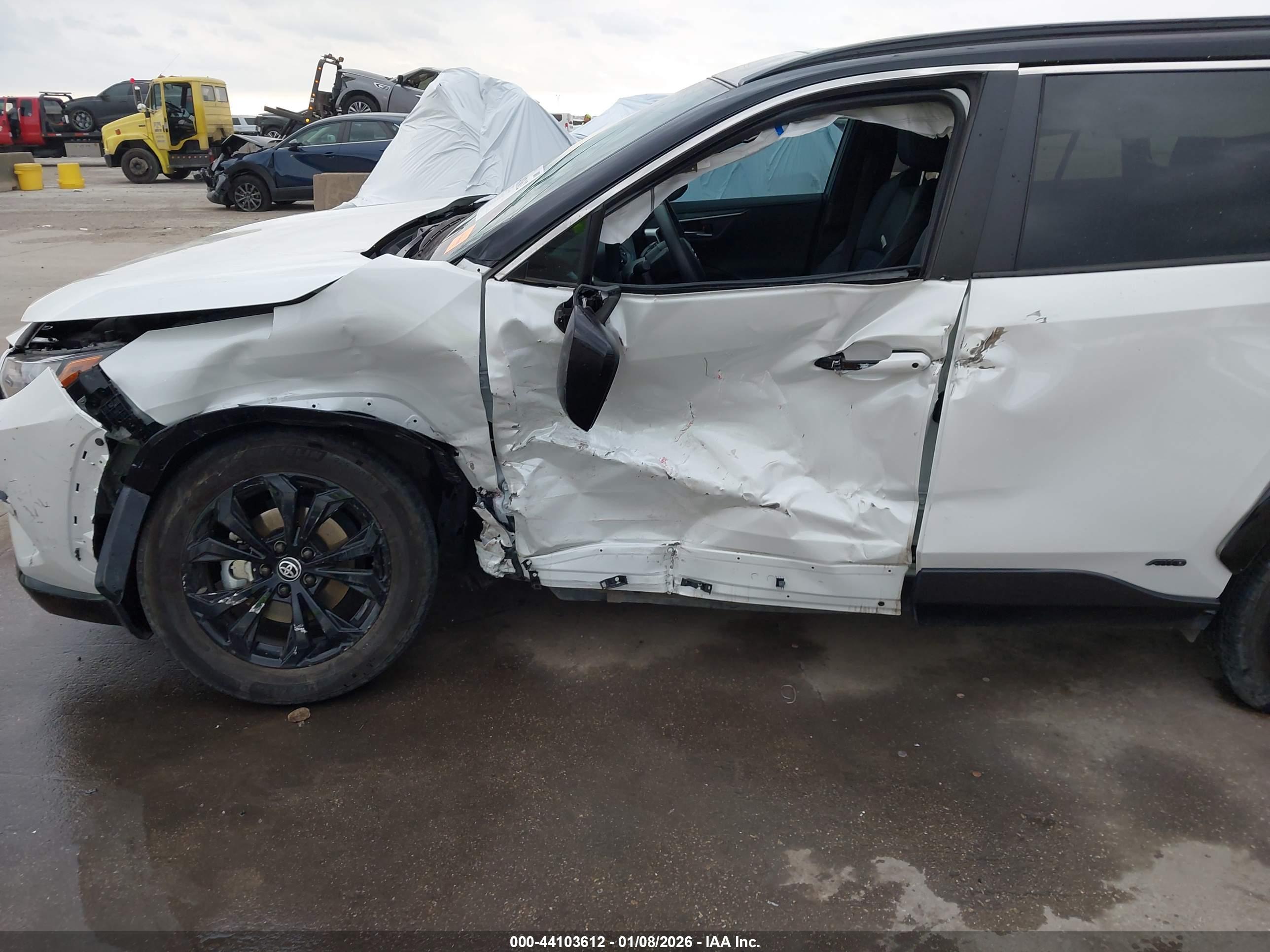 TOYOTA RAV4 image 6
