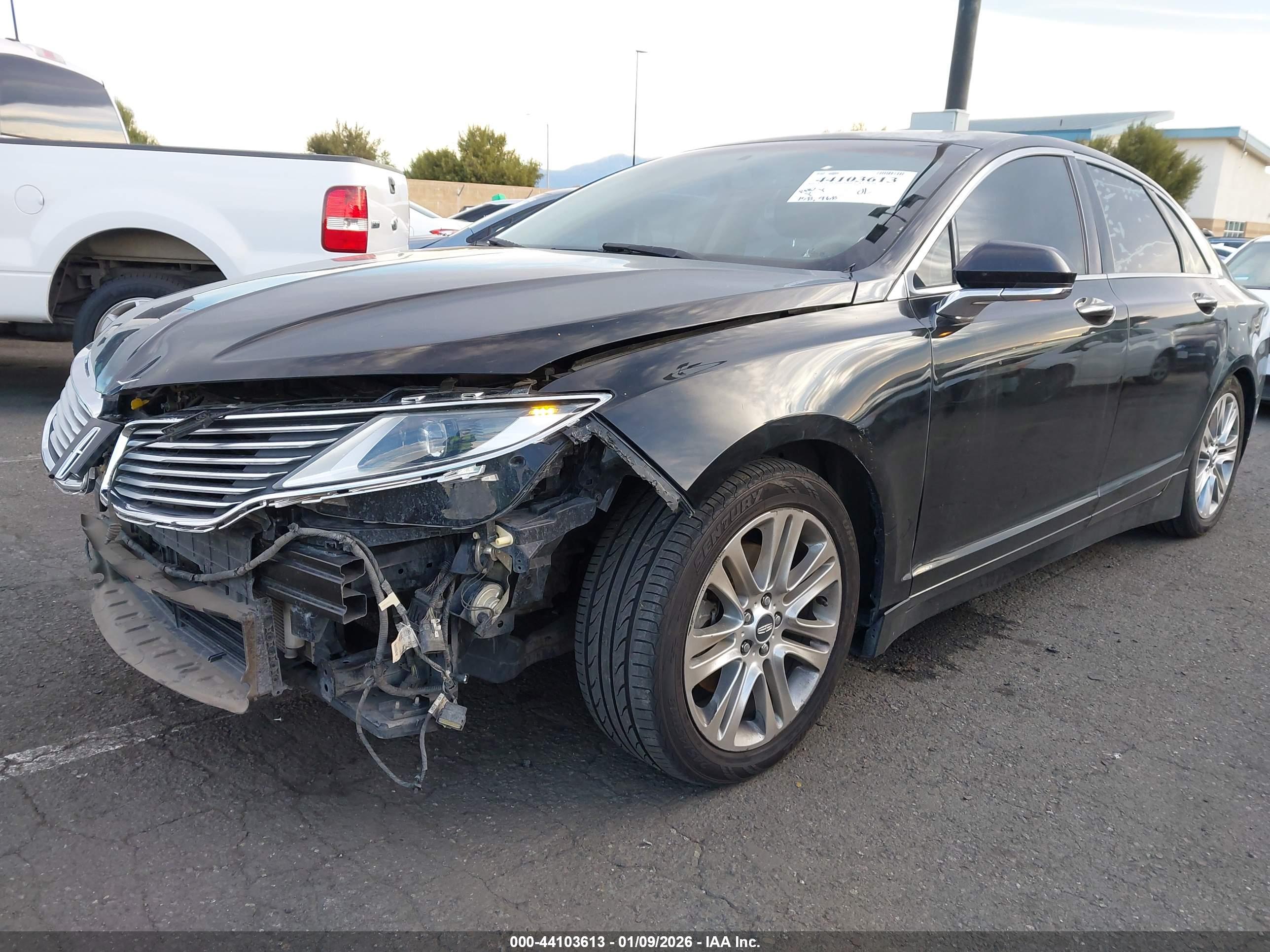 LINCOLN MKZ image 2