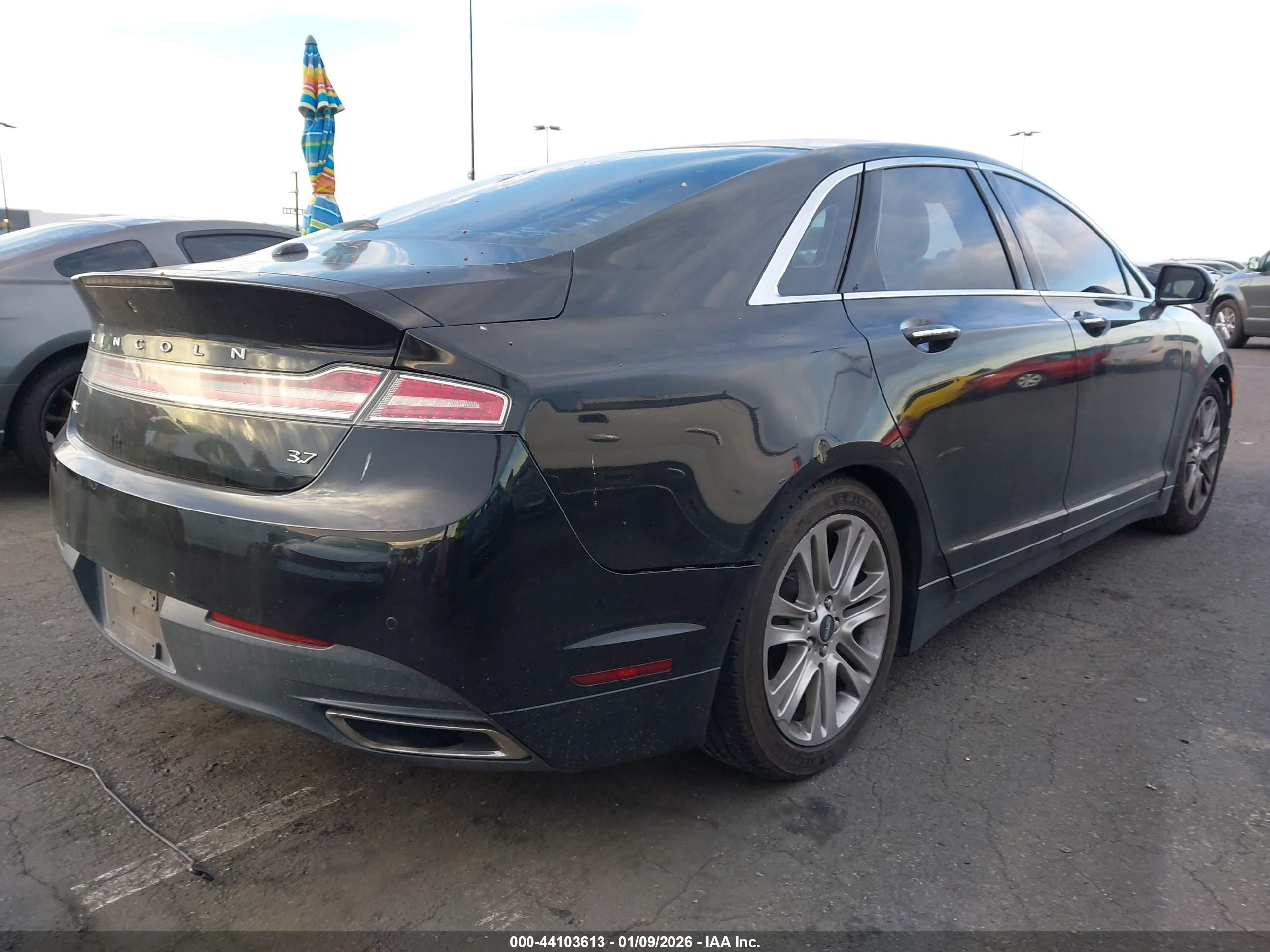 LINCOLN MKZ image 4