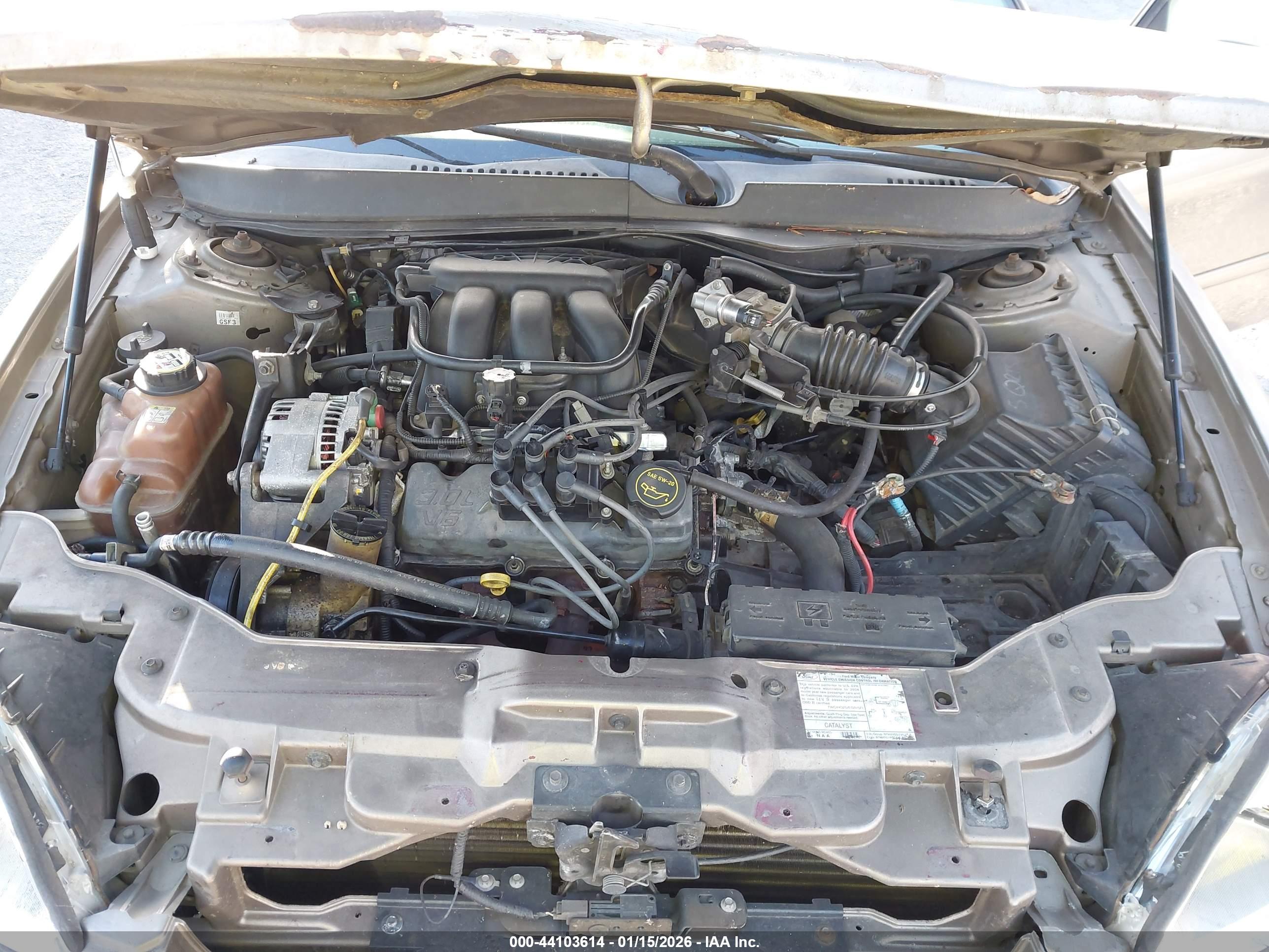FORD TAURUS image 10