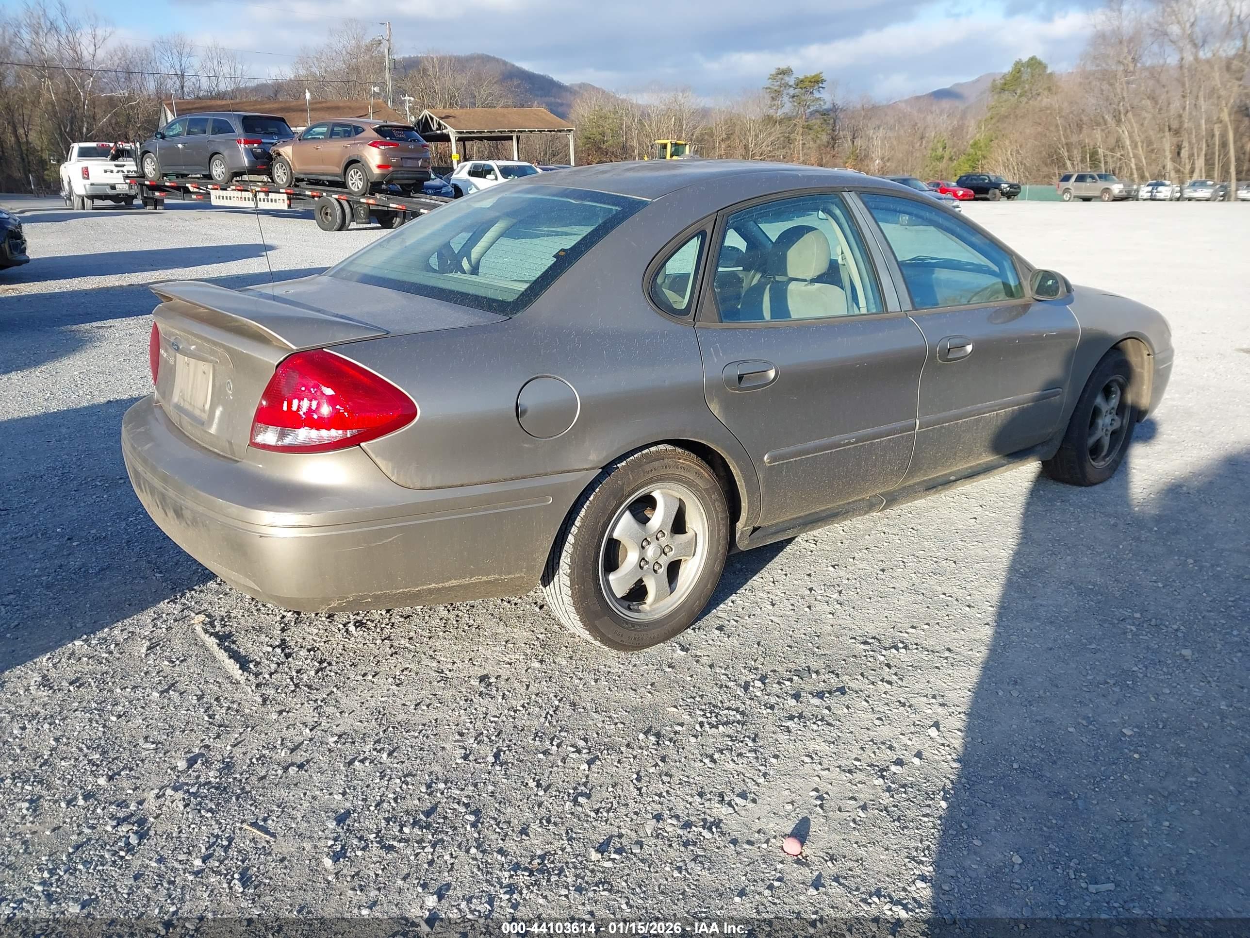 FORD TAURUS image 4