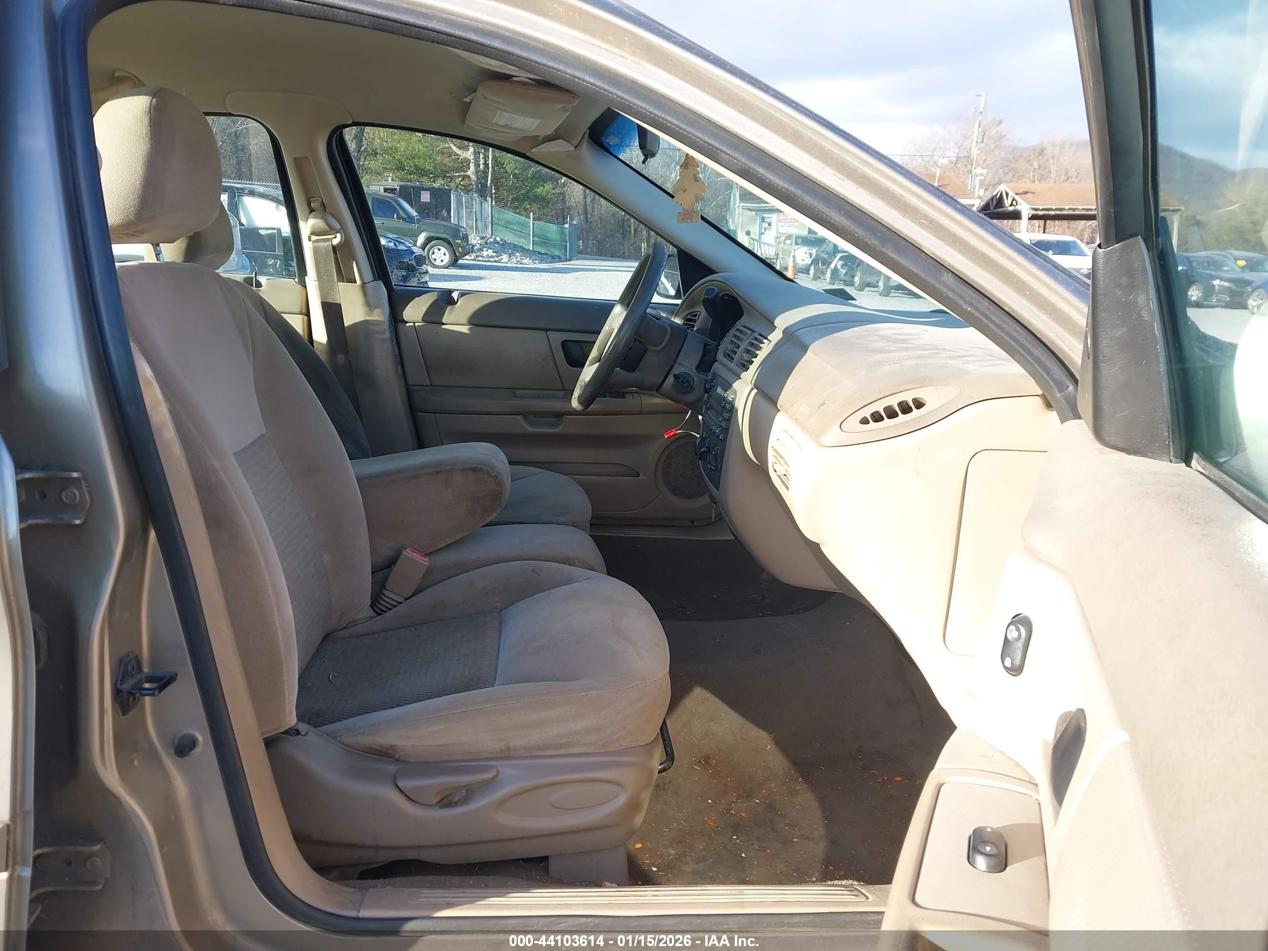FORD TAURUS image 5