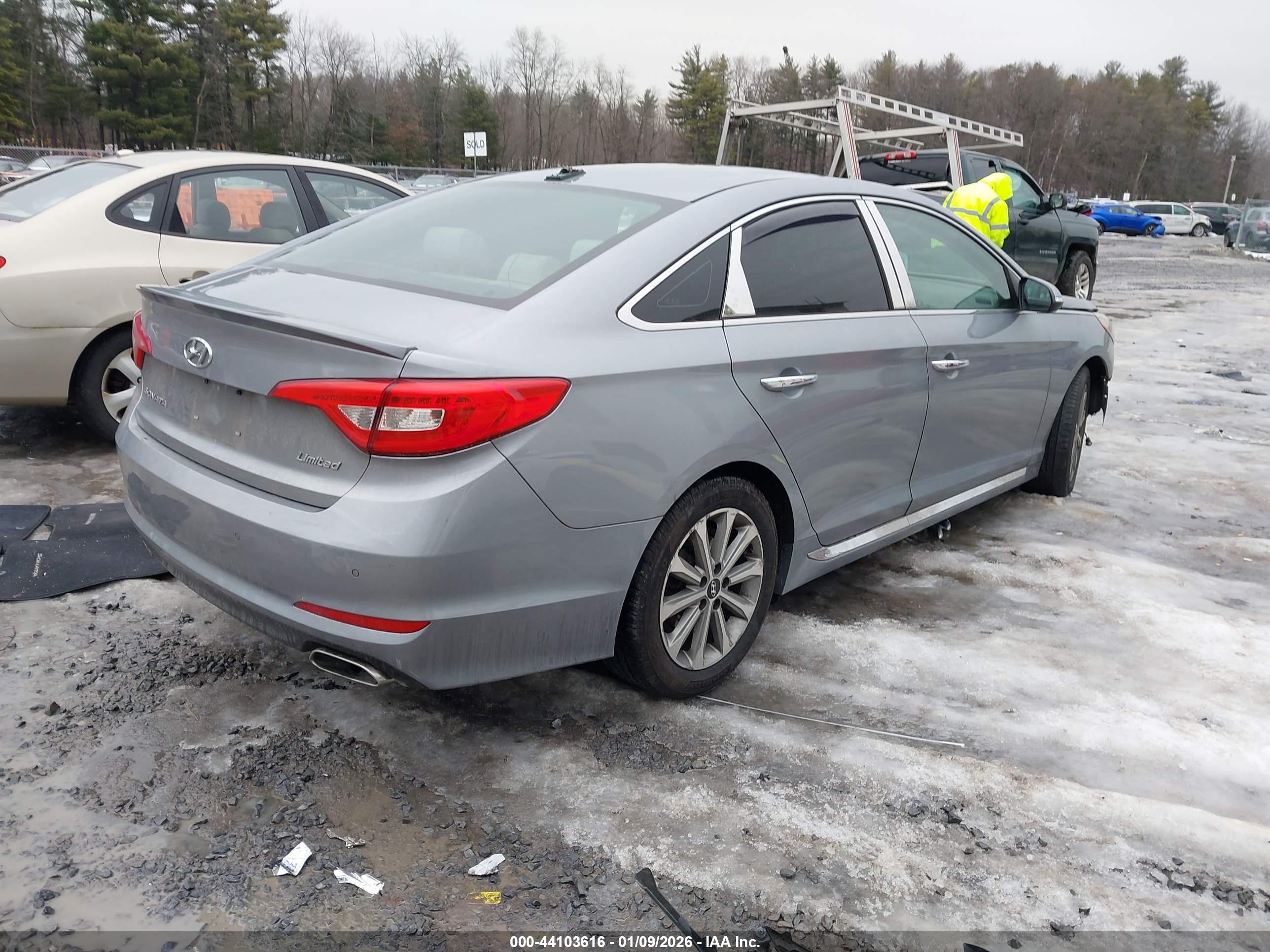 HYUNDAI SONATA image 4