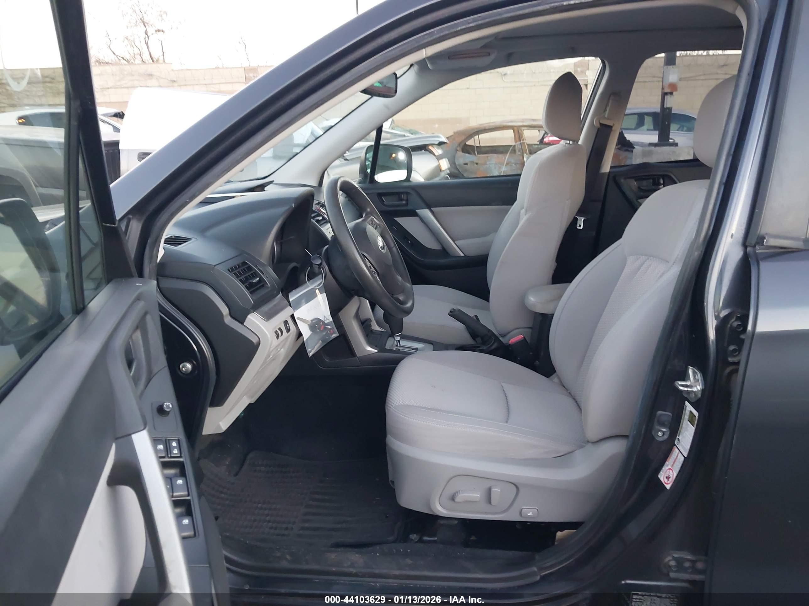 SUBARU FORESTER image 5