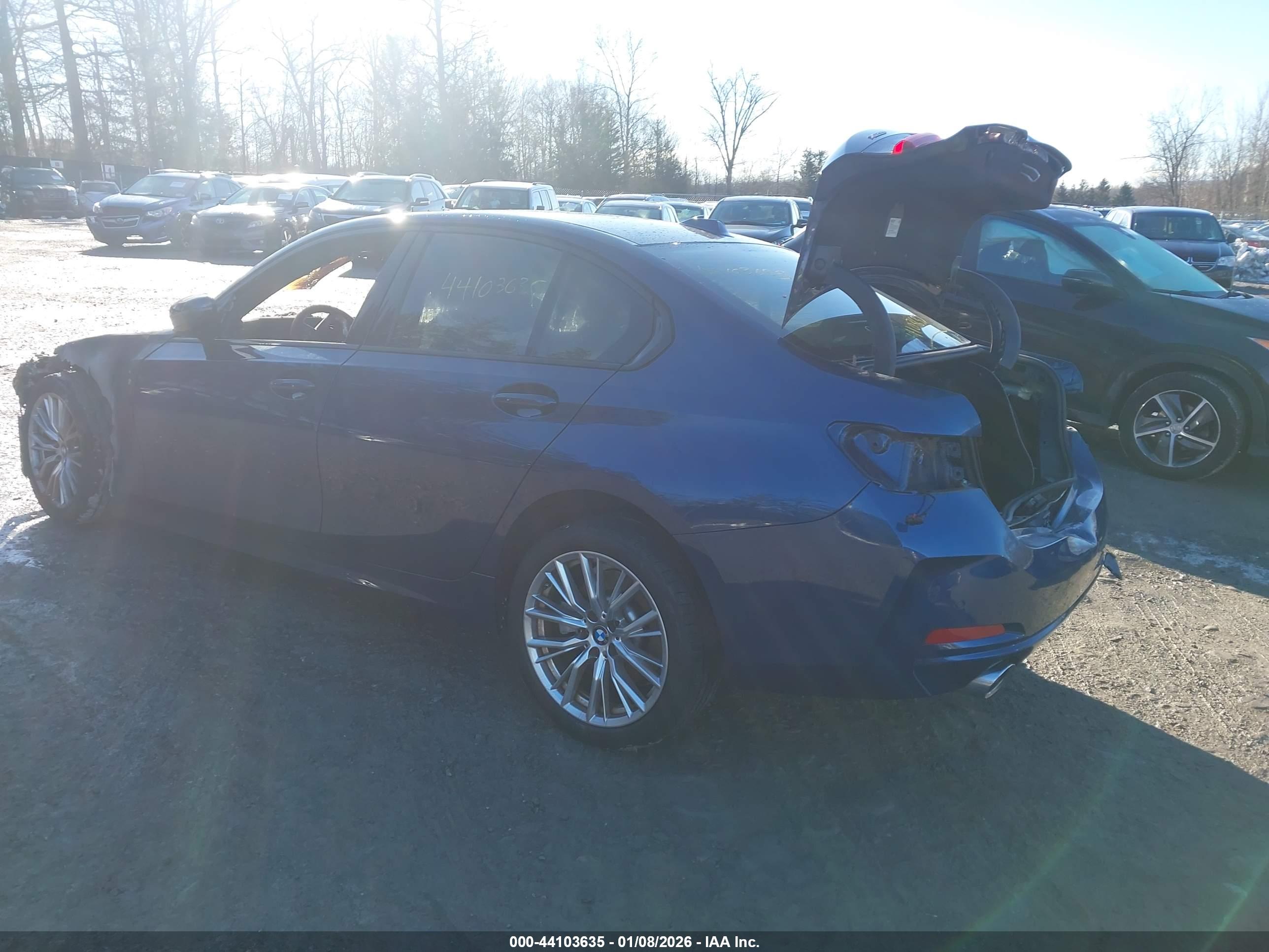 BMW 330I image 3