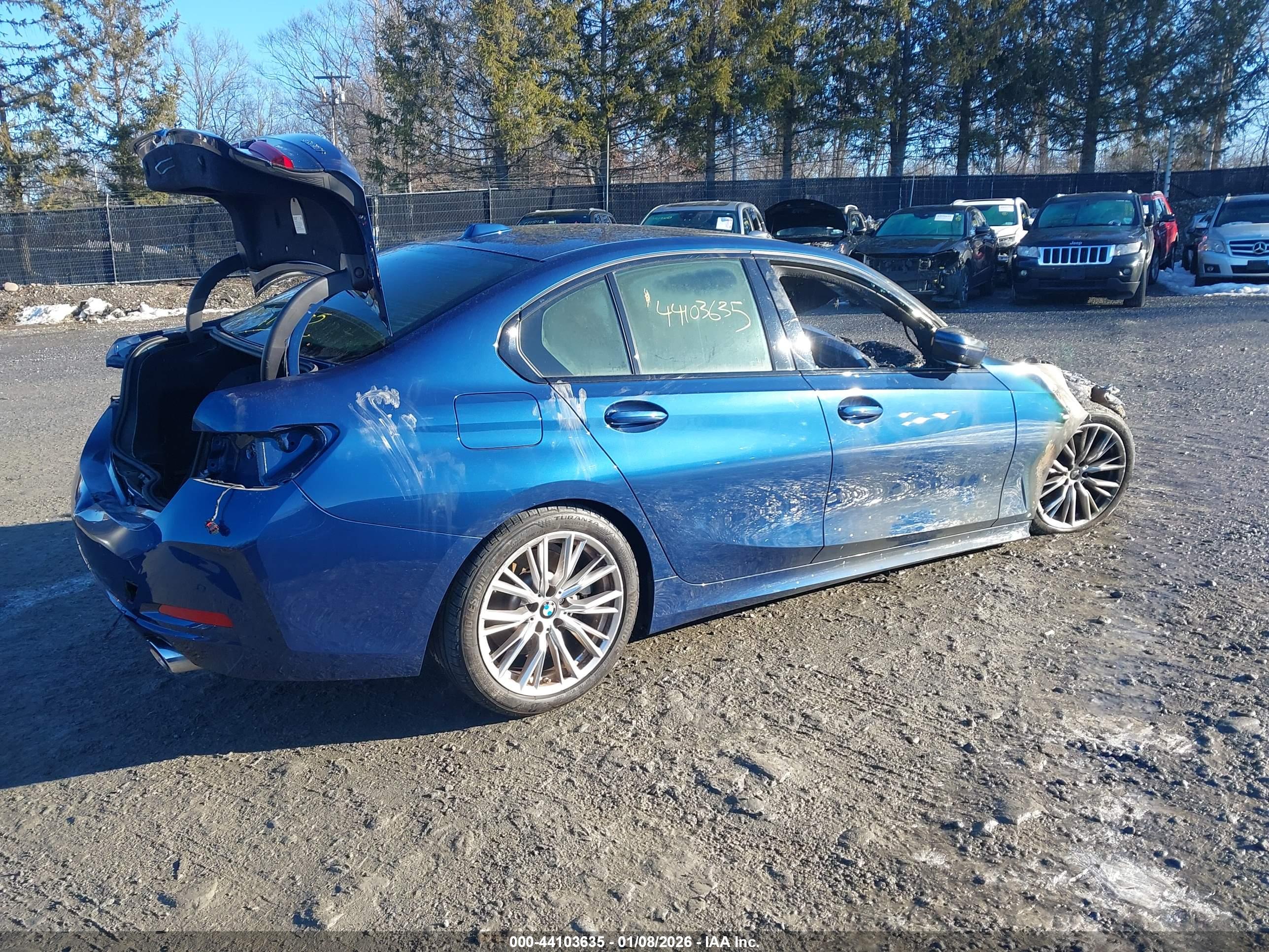 BMW 330I image 4