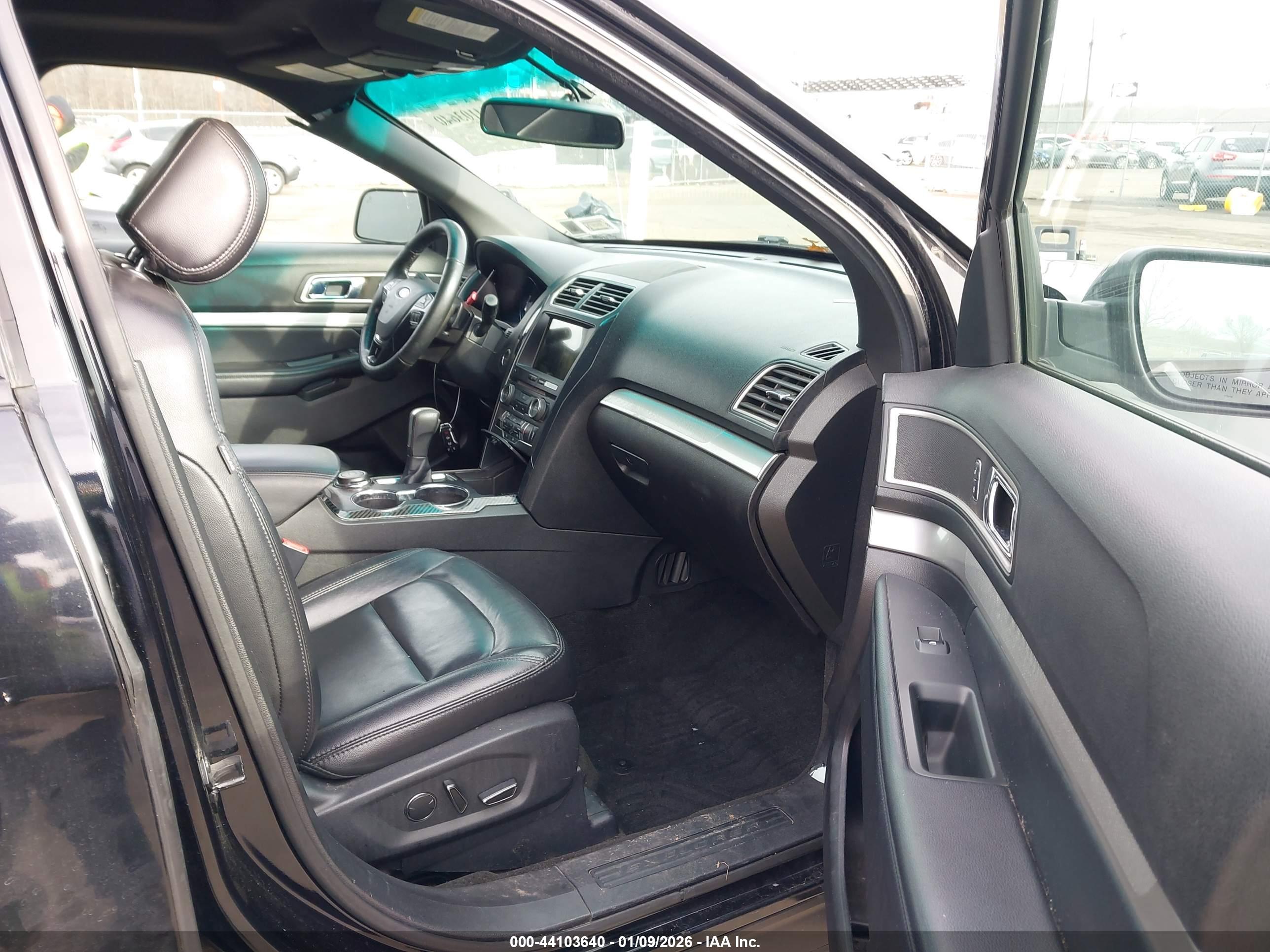 FORD EXPLORER image 5