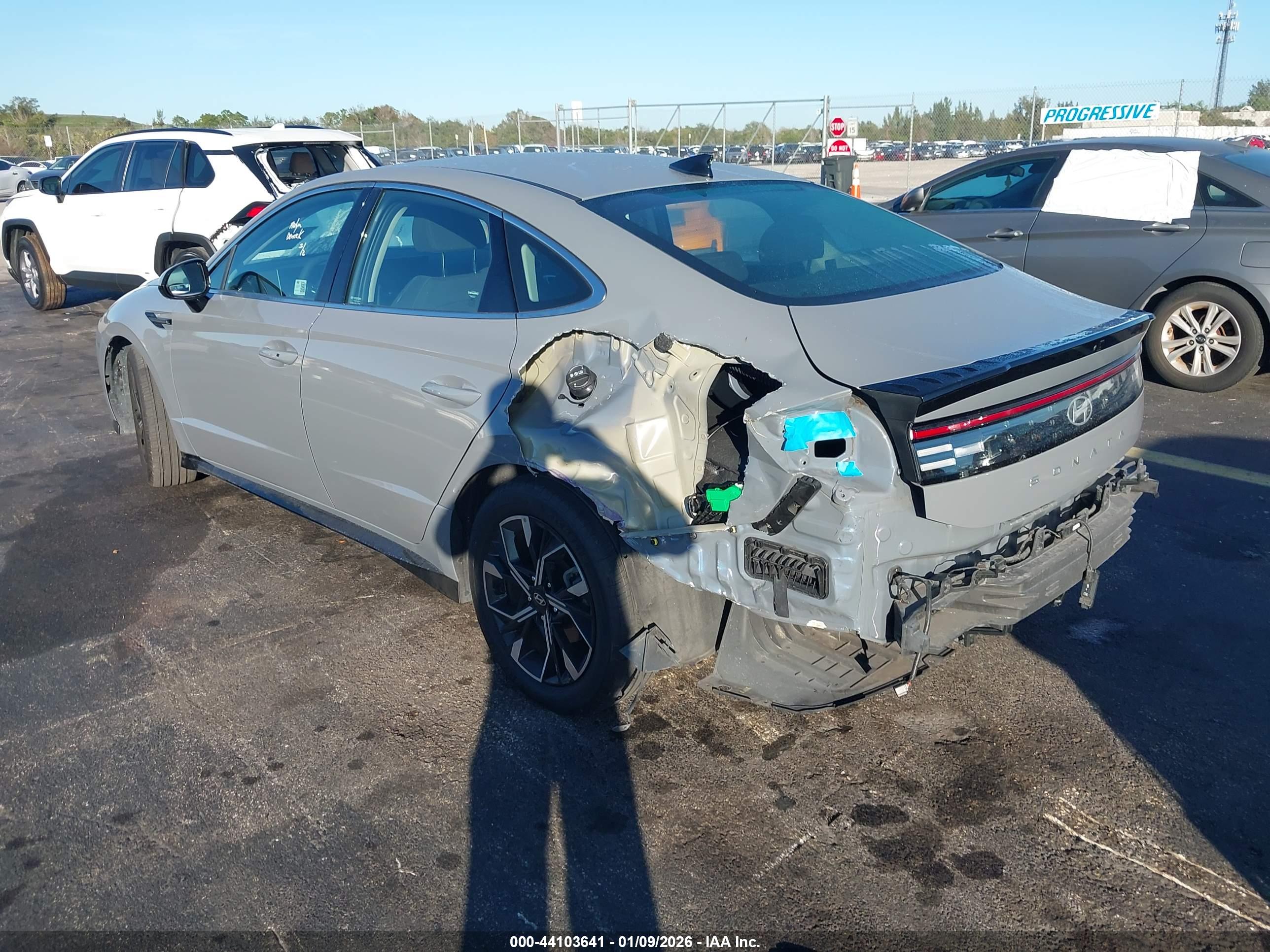 HYUNDAI SONATA image 3