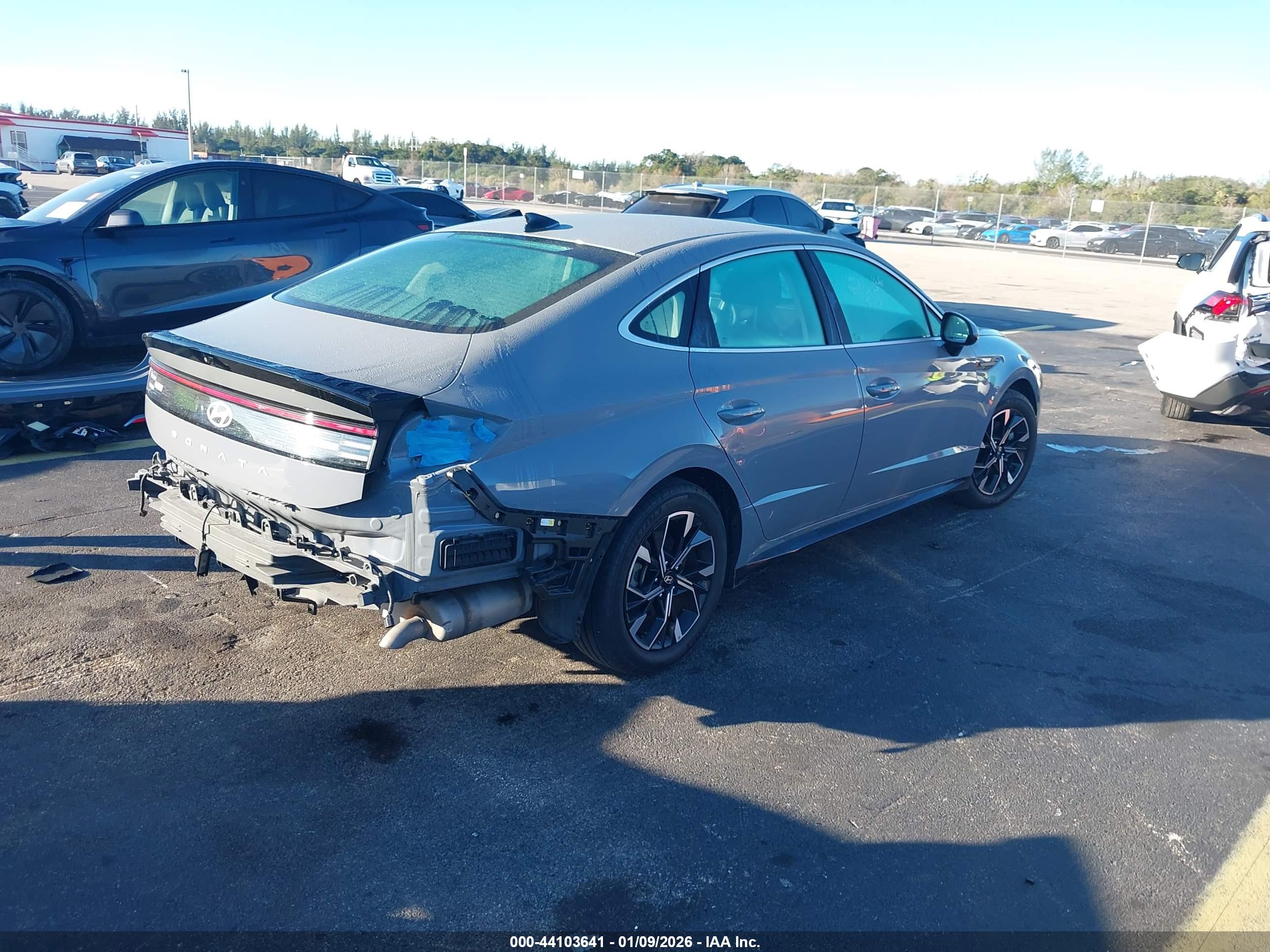 HYUNDAI SONATA image 4