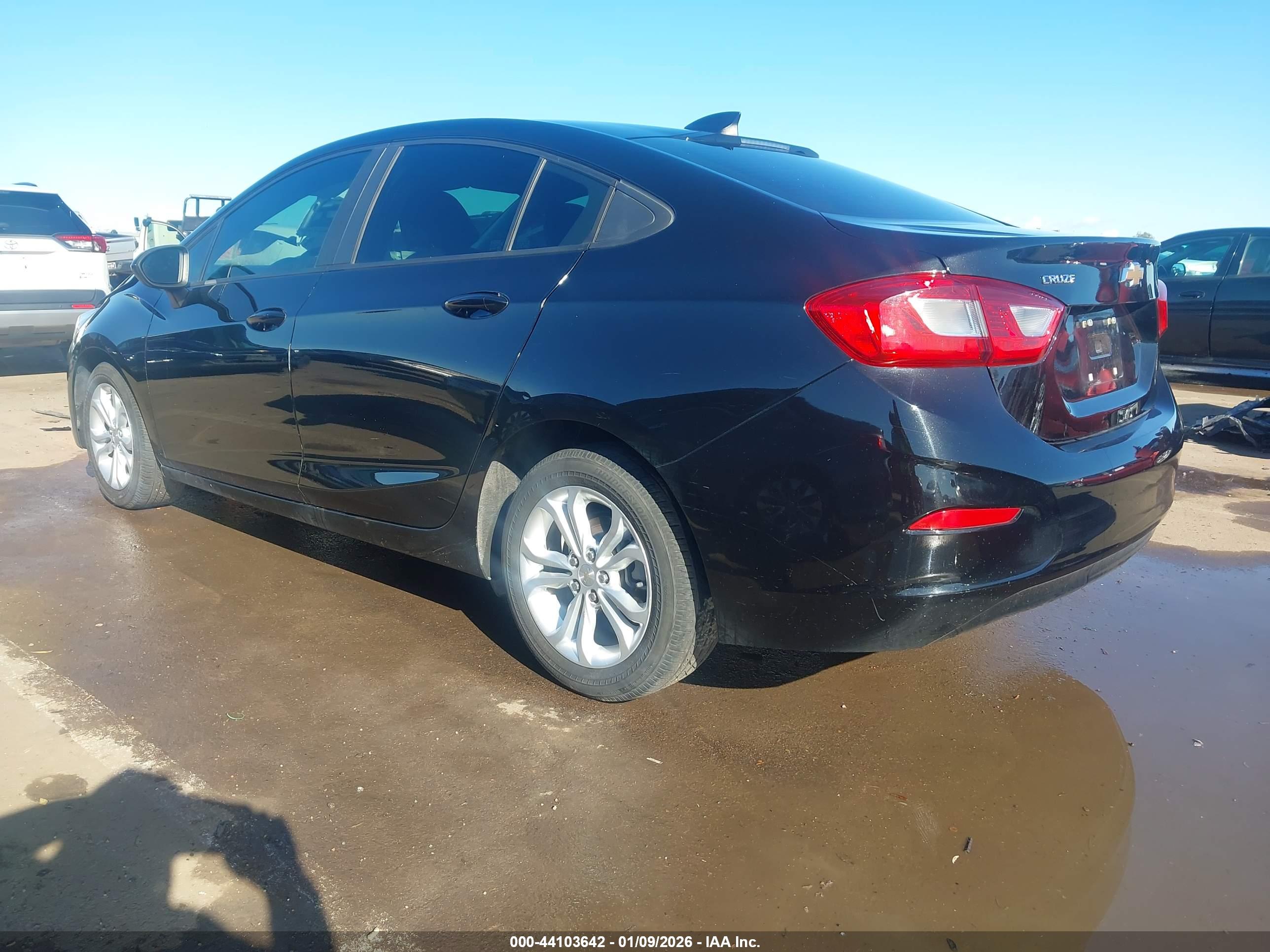 CHEVROLET CRUZE image 3